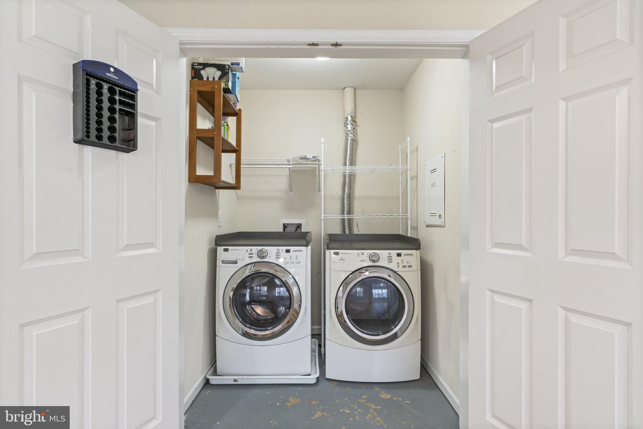 TOWNES OF MANCHESTER WOODS - Residential