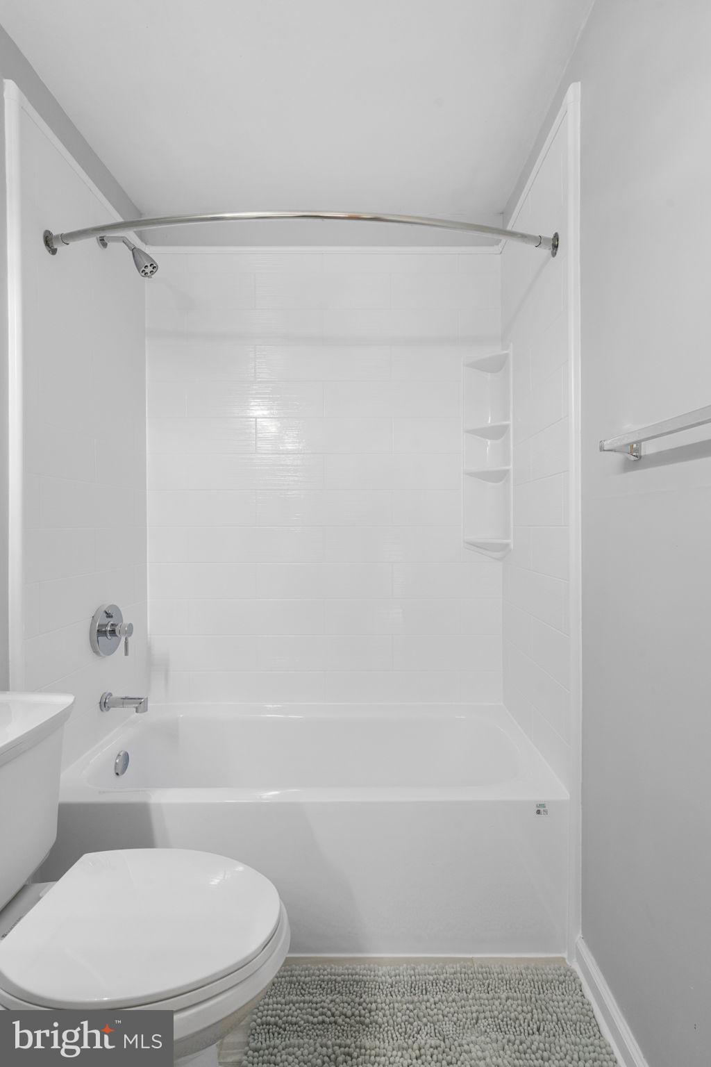 TOWNES OF MANCHESTER WOODS - Residential