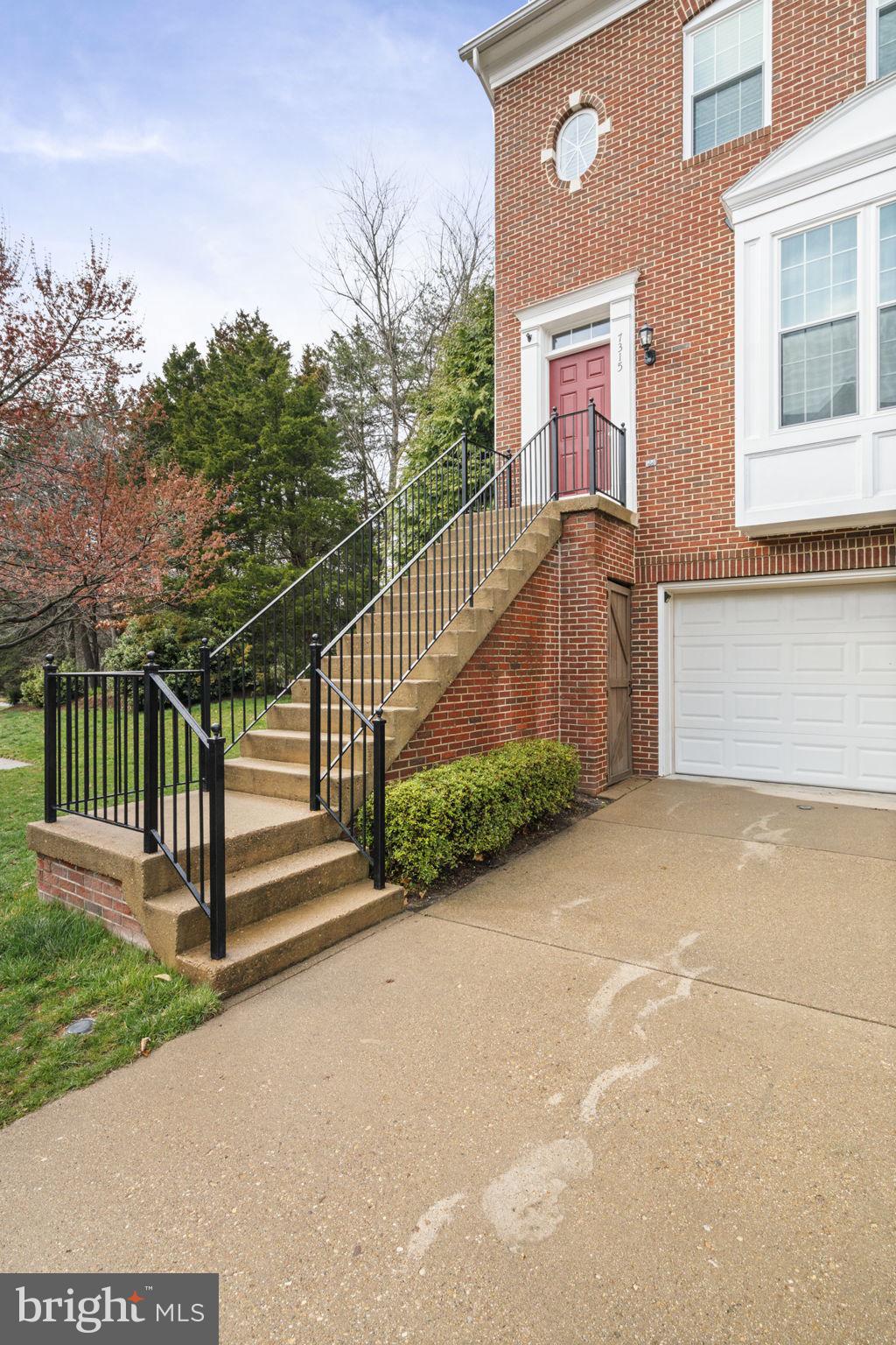 7315 HAMPTON MANOR PLACE