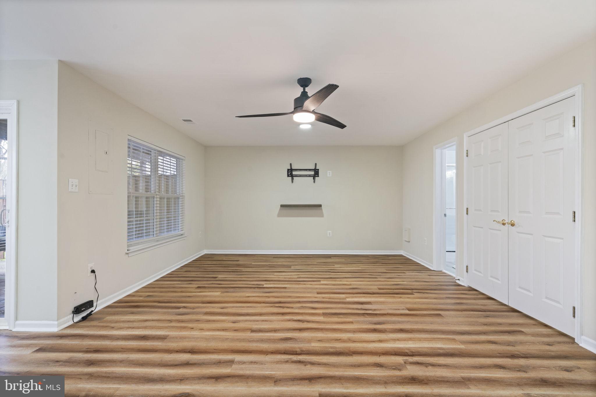 TOWNES OF MANCHESTER WOODS - Residential