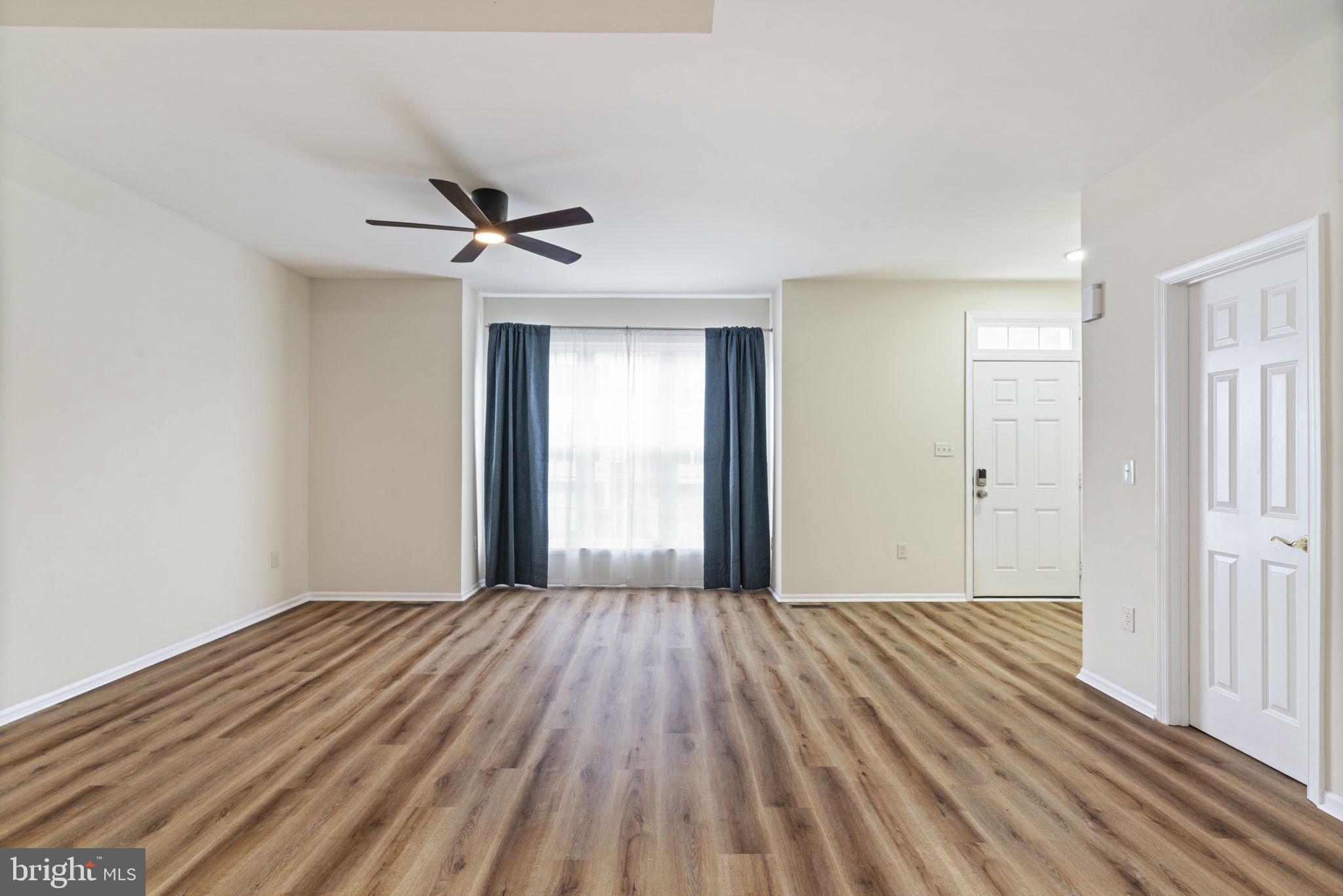 TOWNES OF MANCHESTER WOODS - Residential