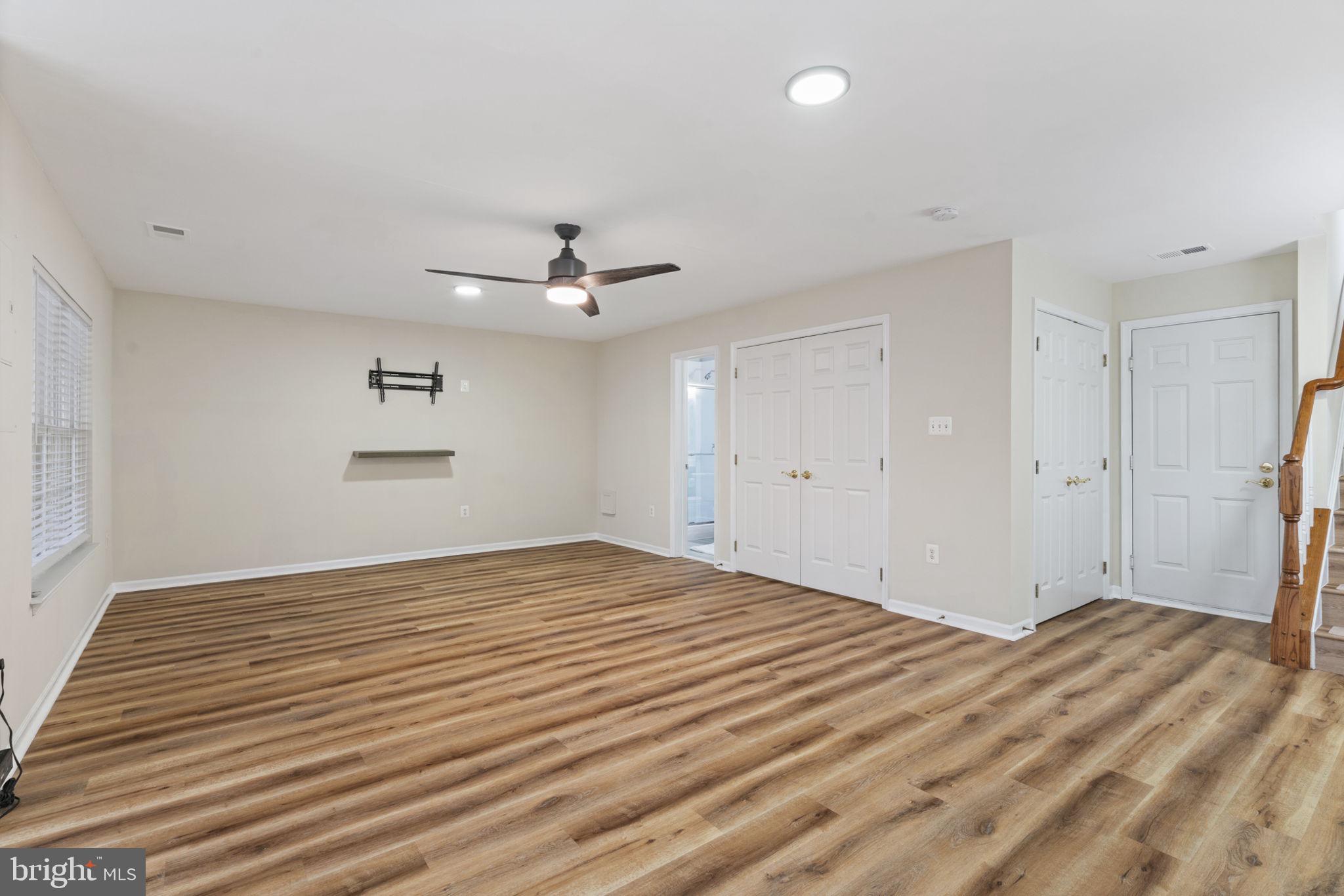 TOWNES OF MANCHESTER WOODS - Residential