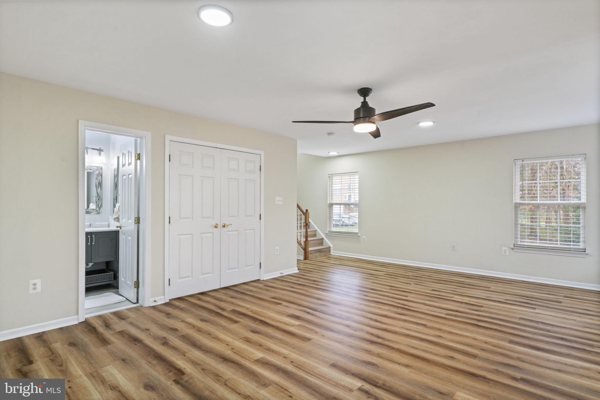 TOWNES OF MANCHESTER WOODS - Residential