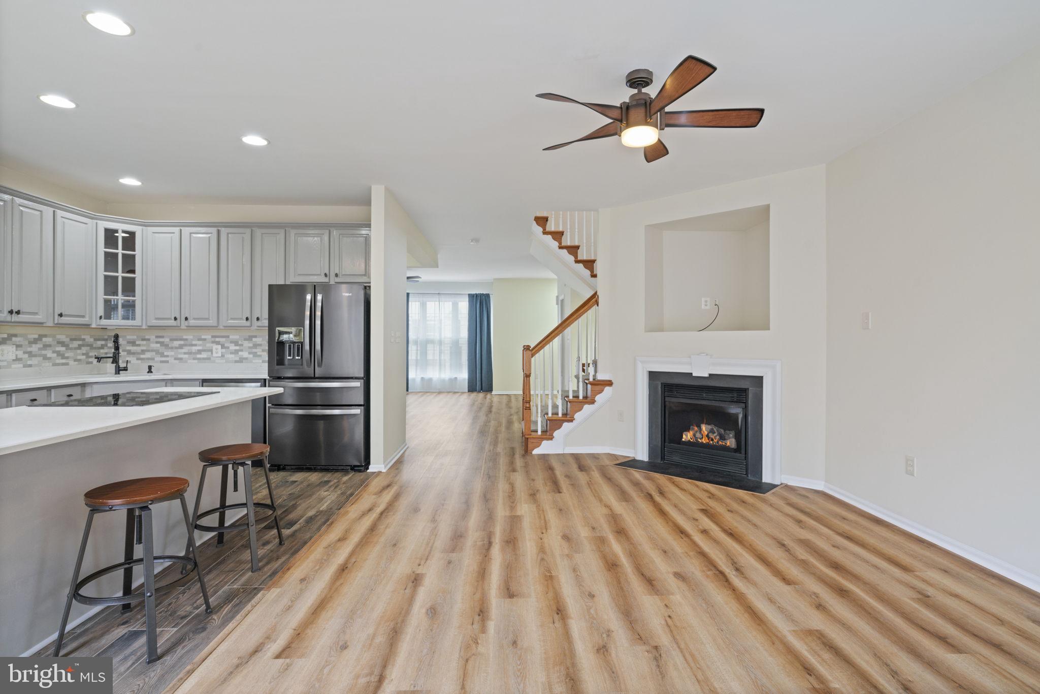 TOWNES OF MANCHESTER WOODS - Residential