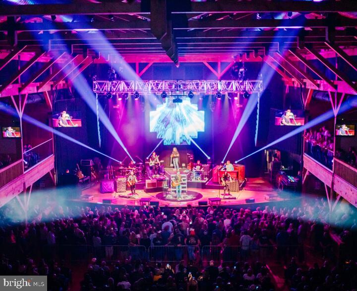 MOUNT POCAHONTAS - Land