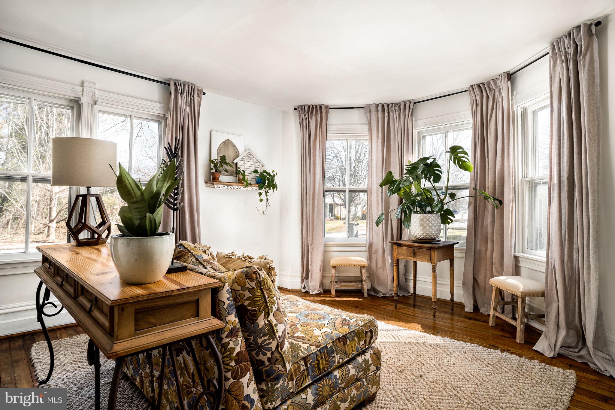 SUMMIT POINT - Residential