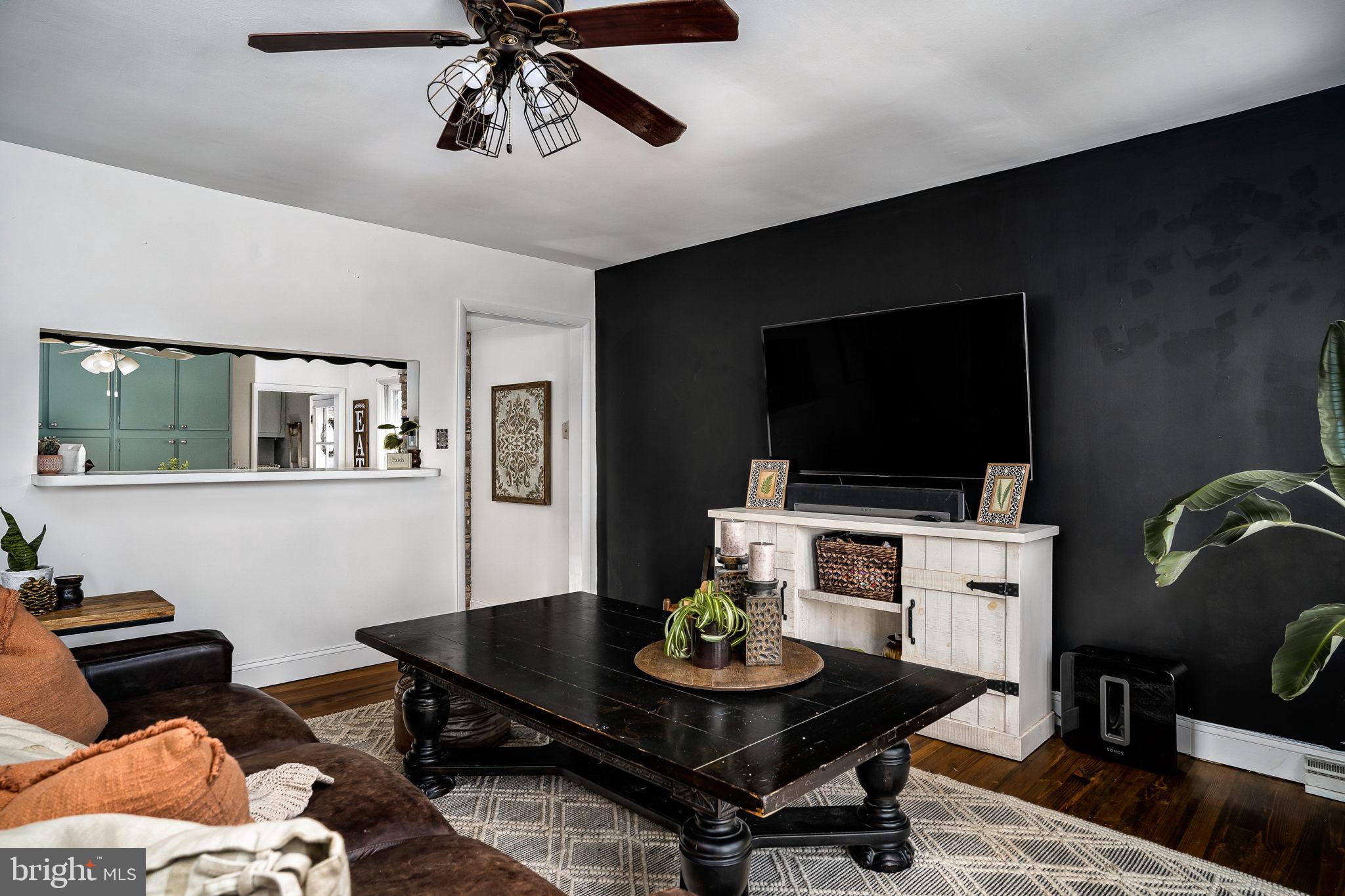 SUMMIT POINT - Residential