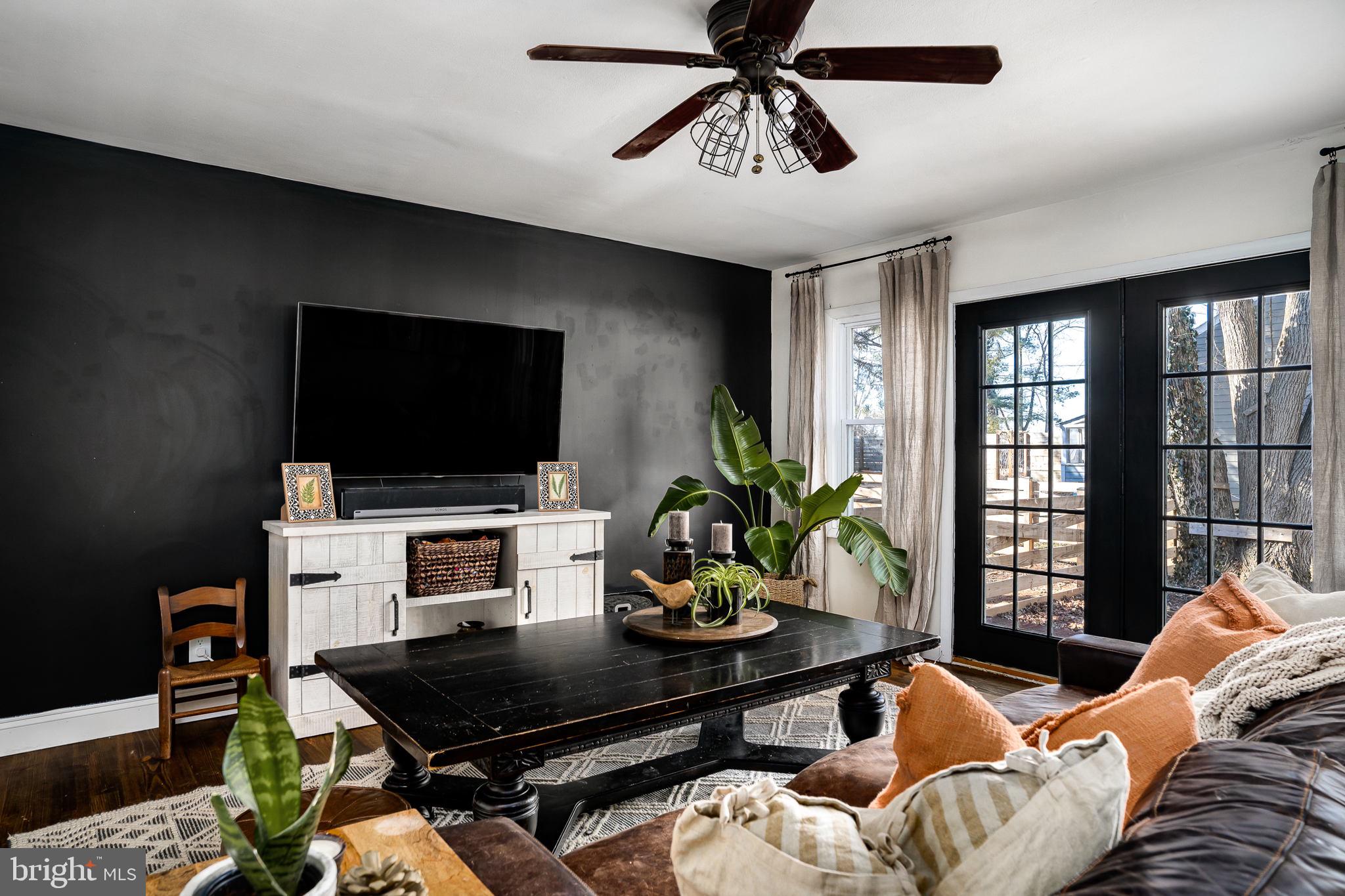 SUMMIT POINT - Residential