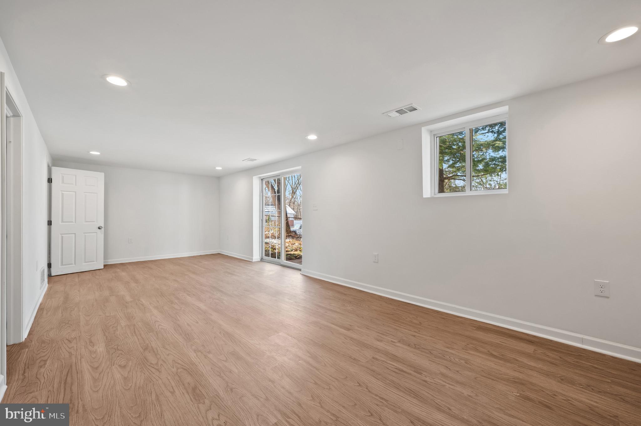 SUBURBIA - Residential