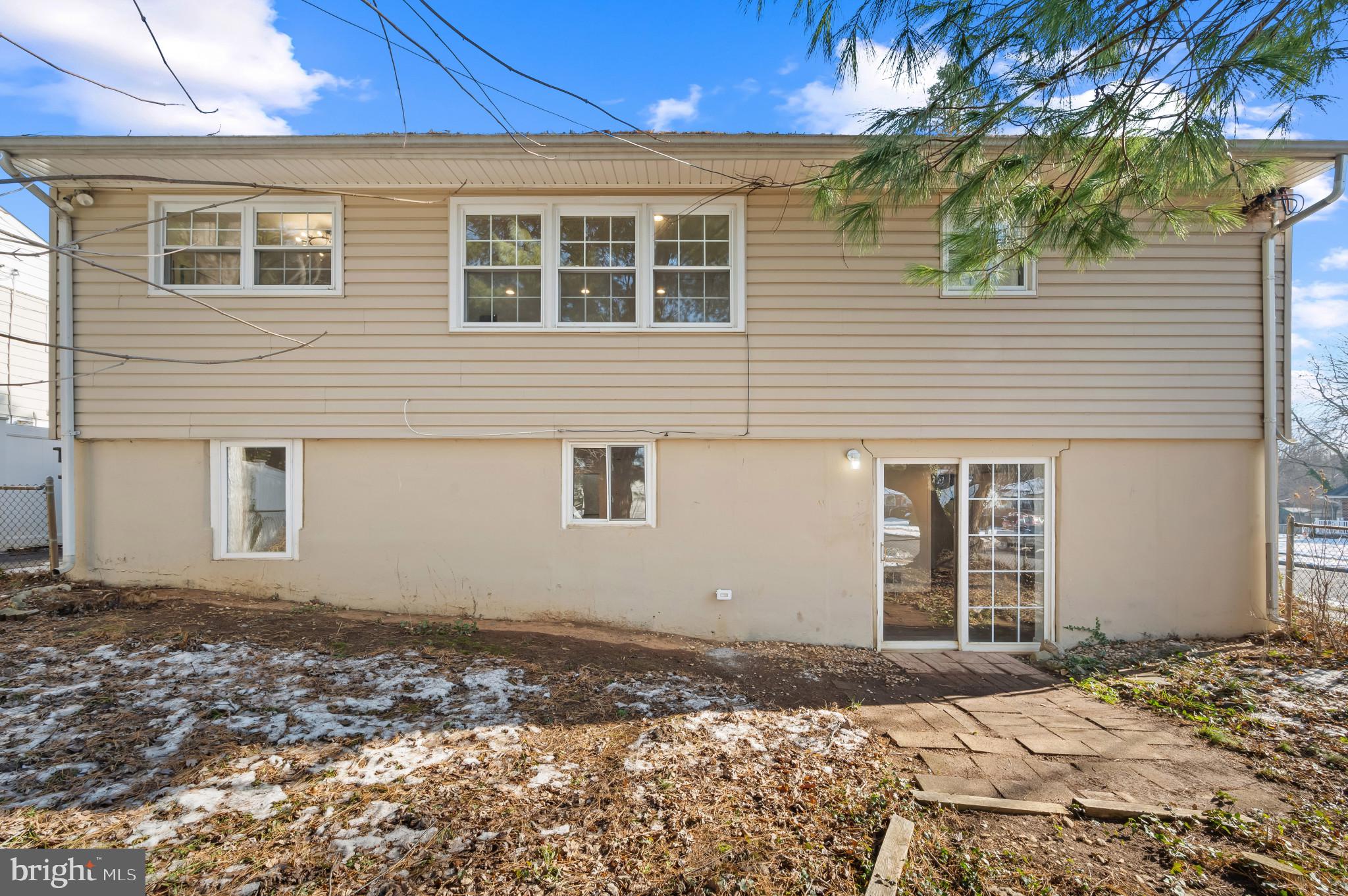 SUBURBIA - Residential