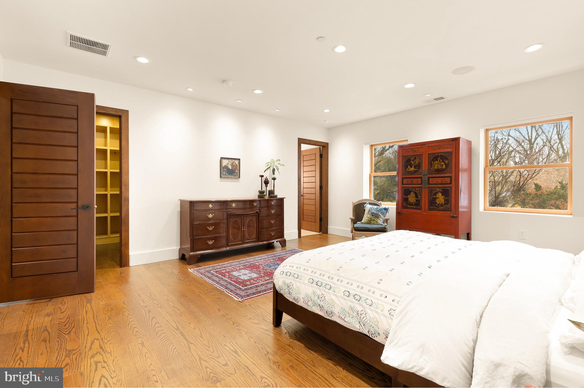 BETHESDA OUTSIDE - Residential