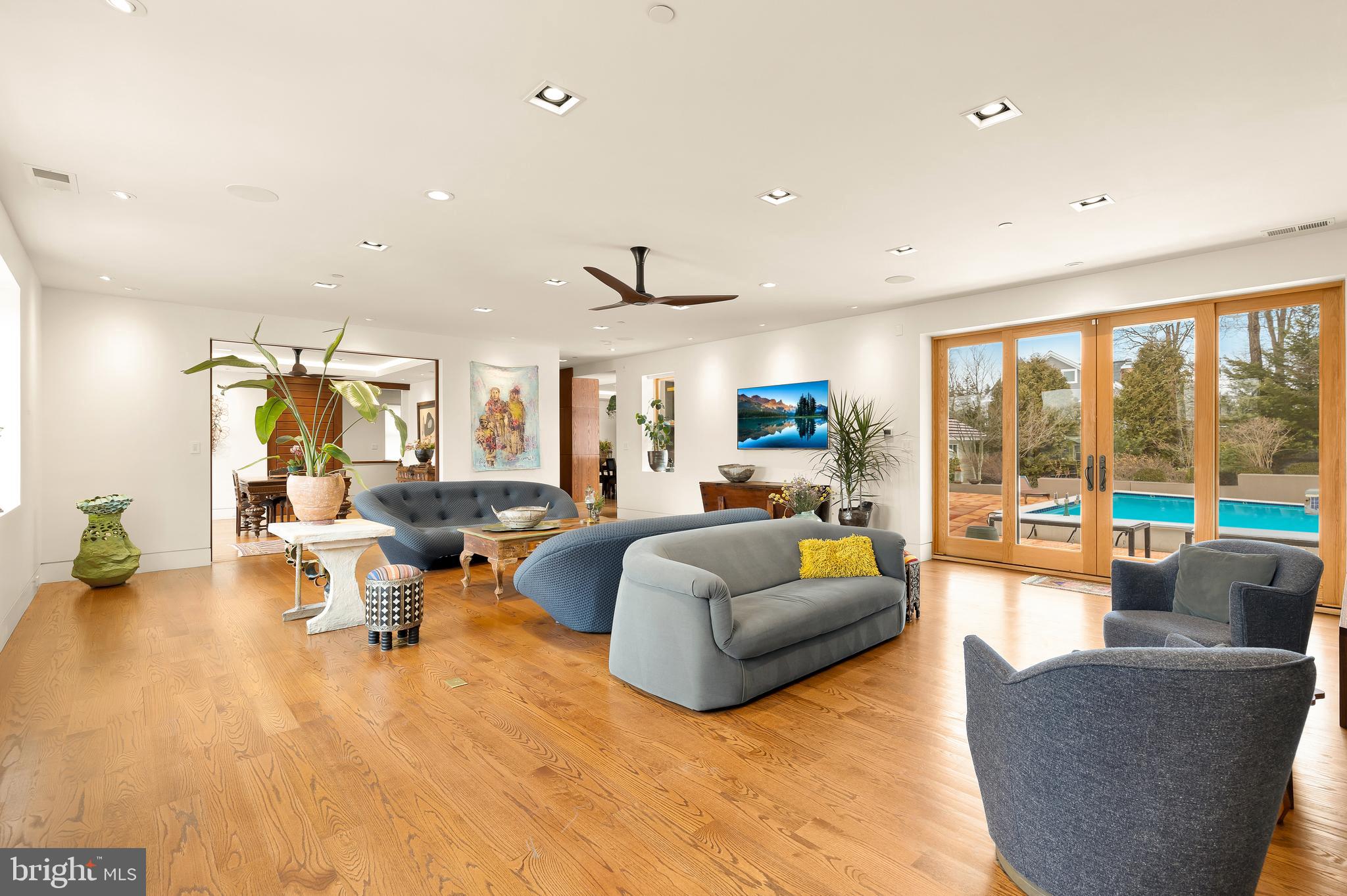 BETHESDA OUTSIDE - Residential