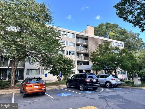 4415 BRIARWOOD COURT N 1 ANNANDALE VA 22003