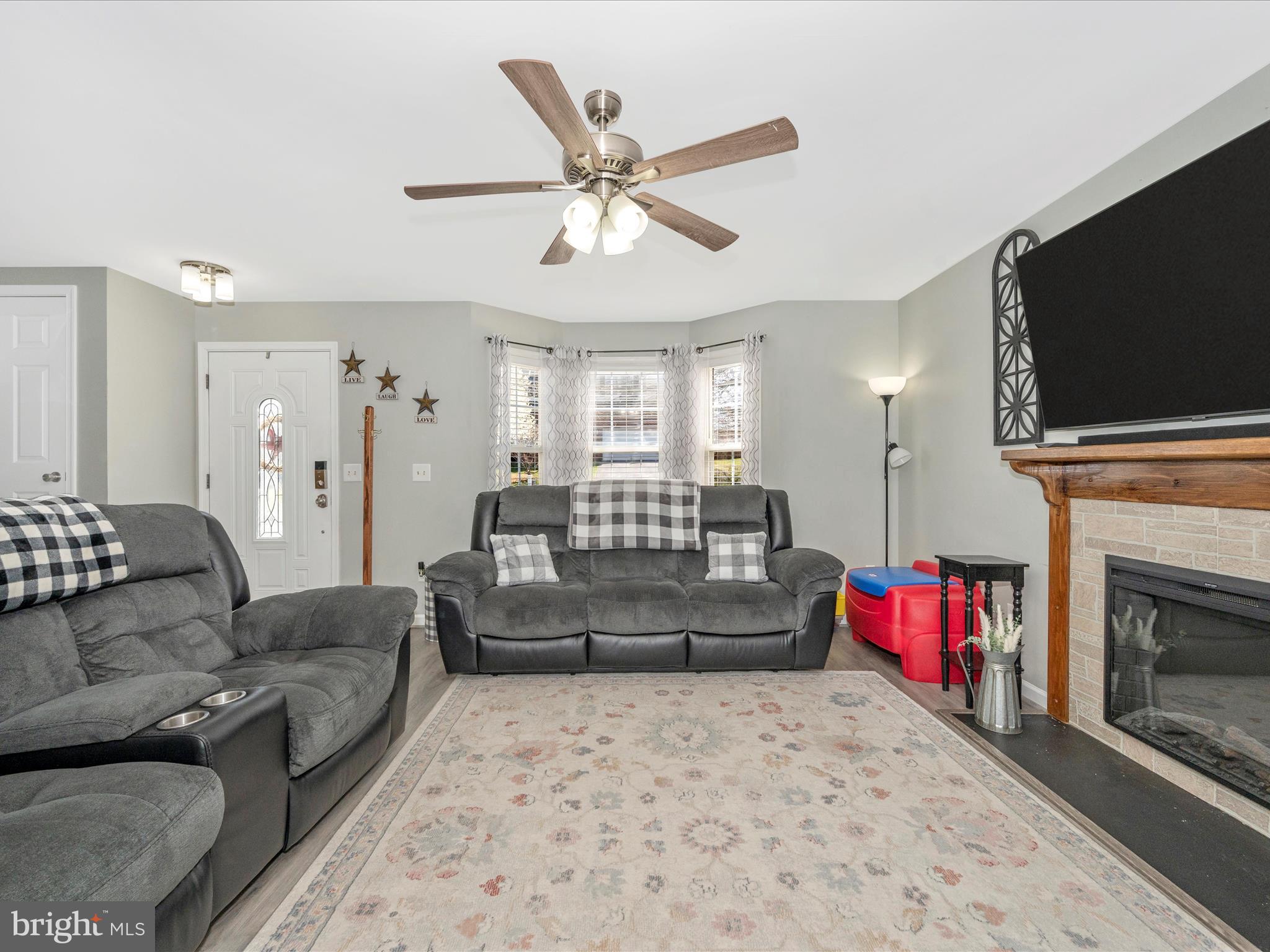 LAUREL RIDGE - Residential