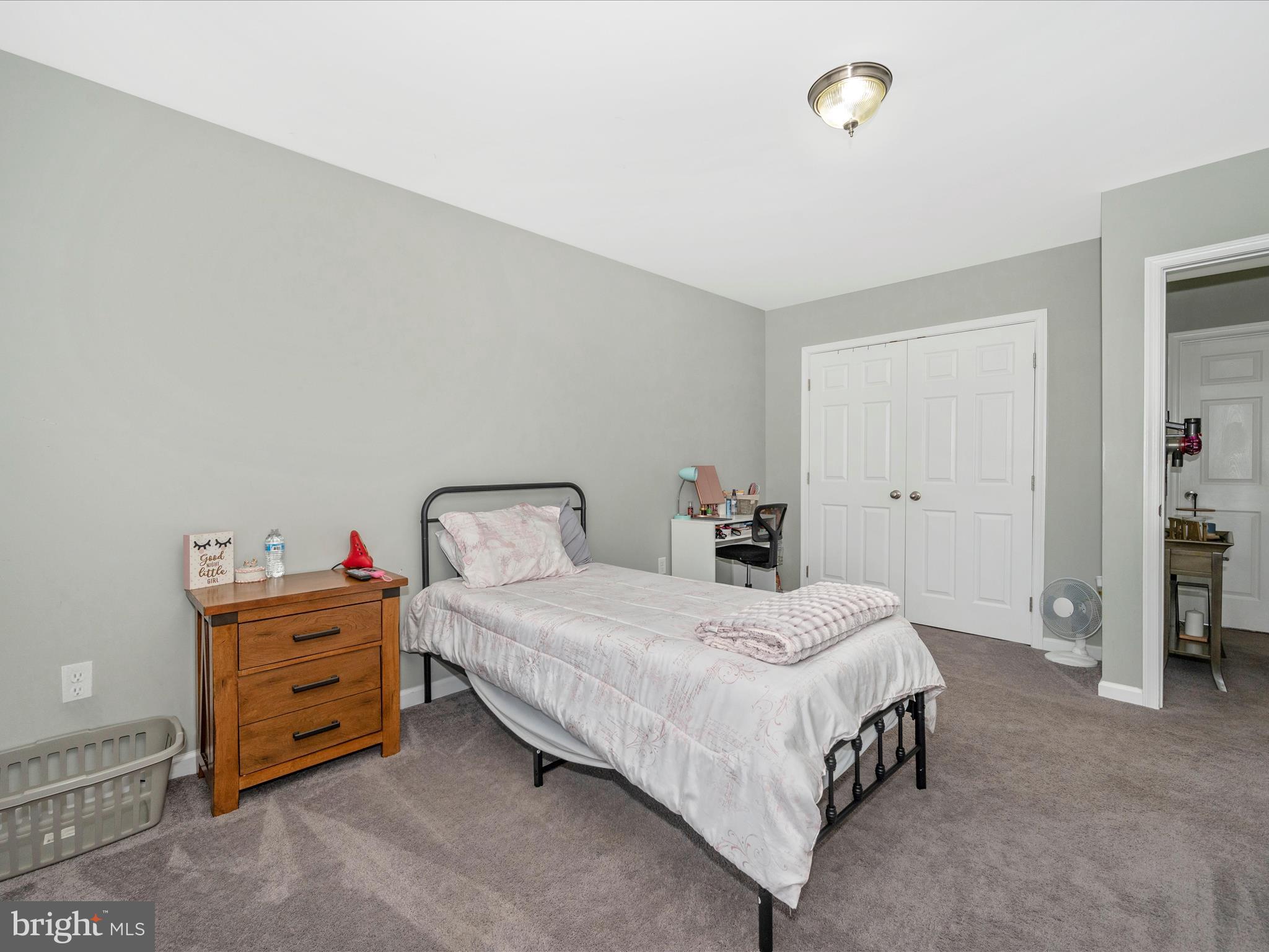 LAUREL RIDGE - Residential