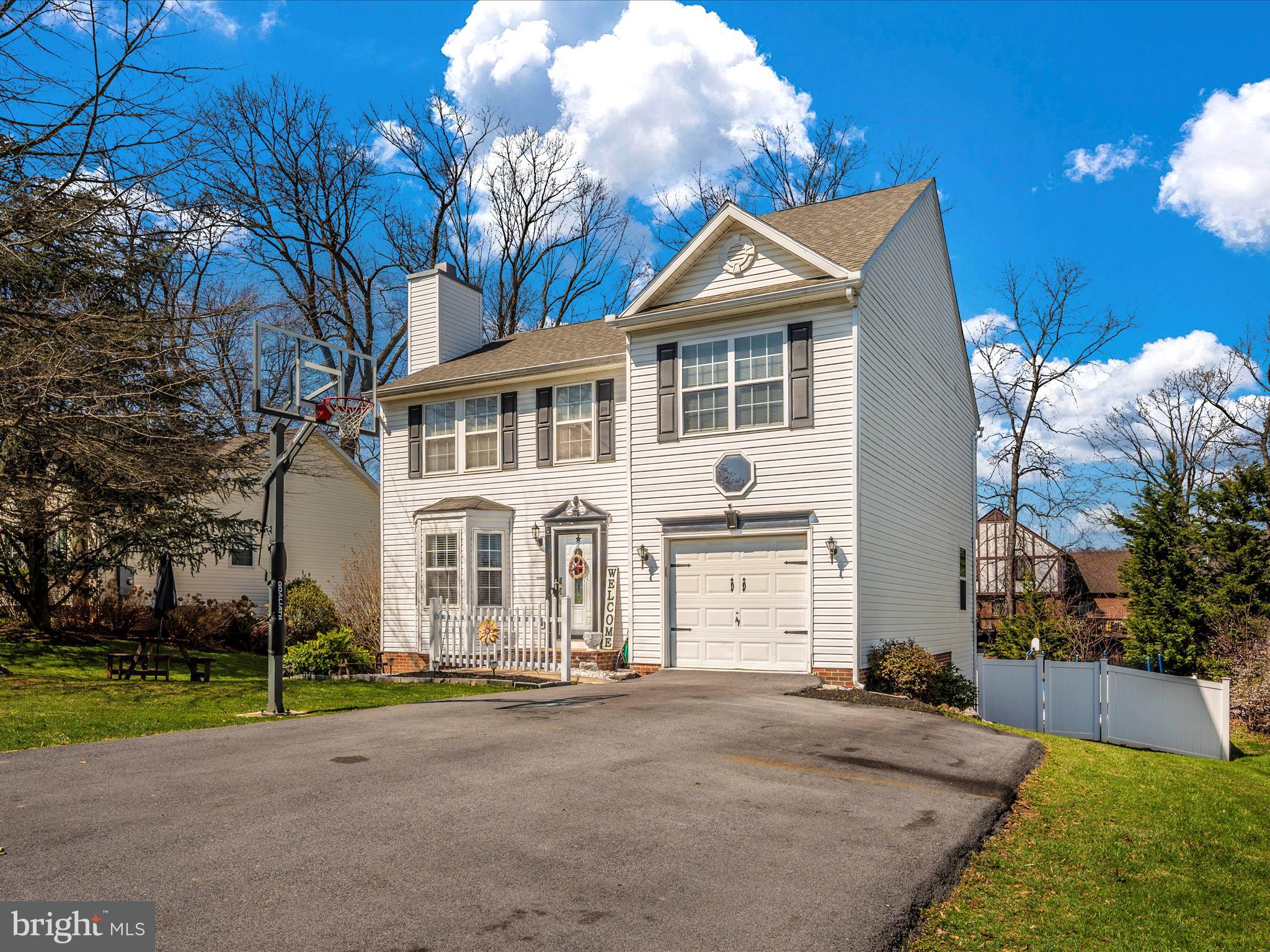 LAUREL RIDGE - Residential