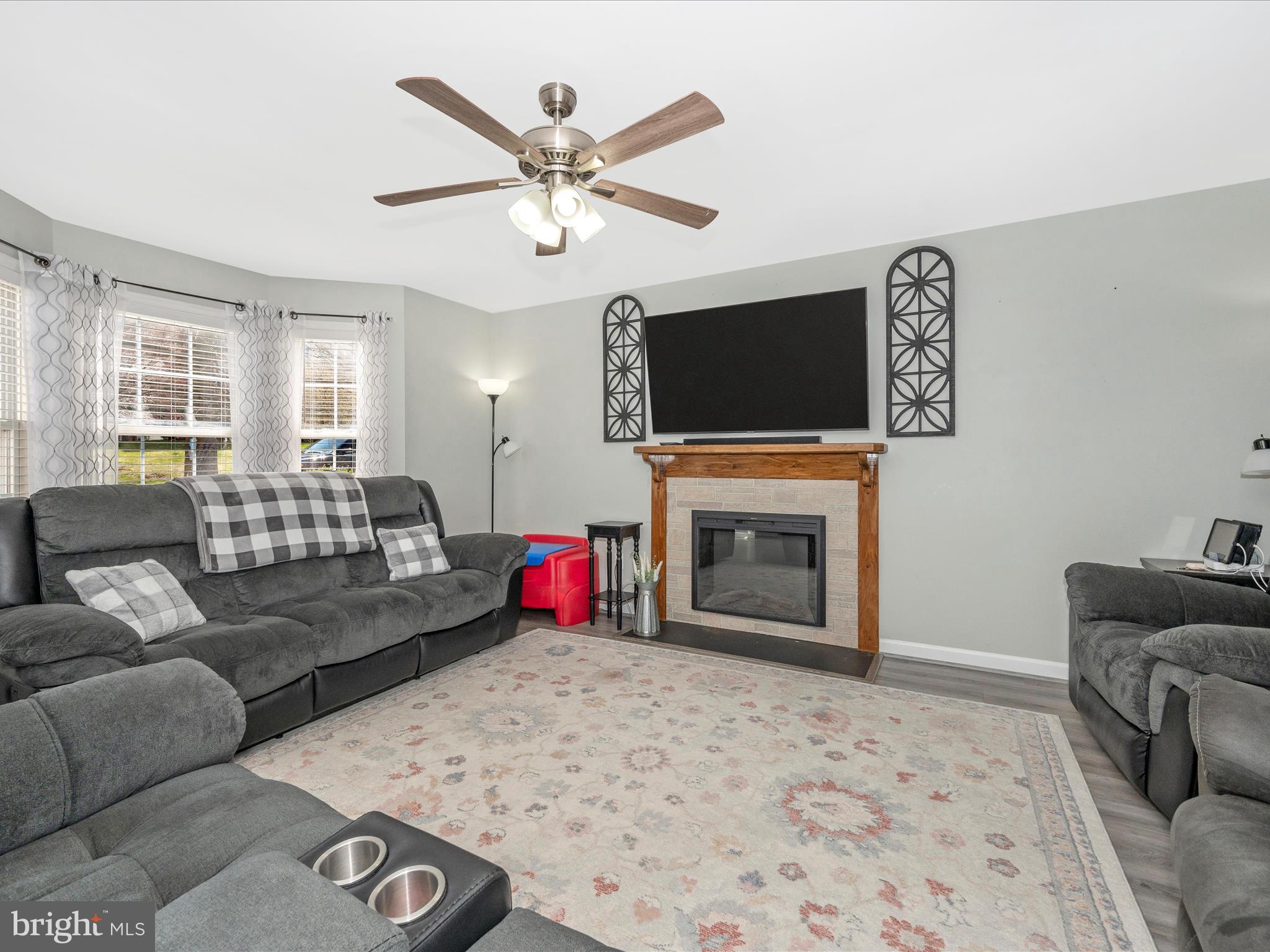 LAUREL RIDGE - Residential