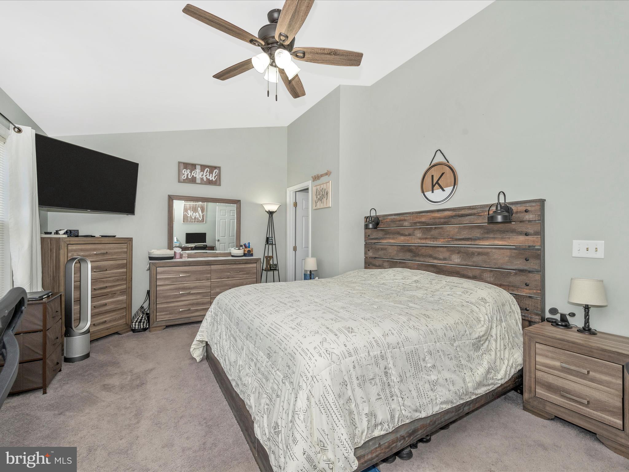 LAUREL RIDGE - Residential