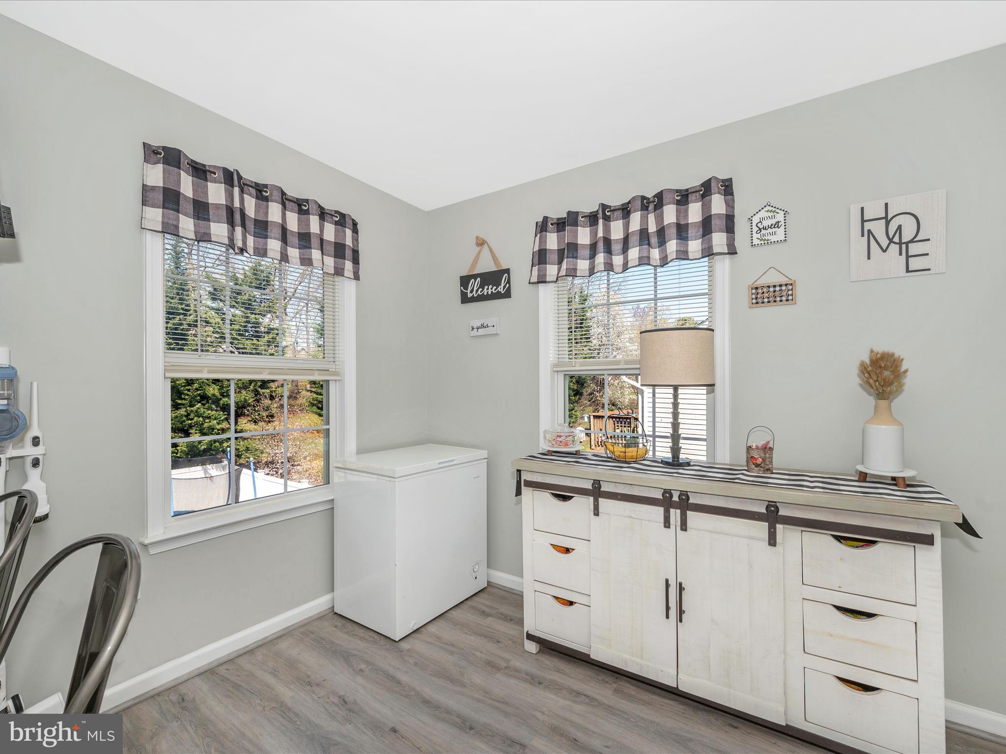 LAUREL RIDGE - Residential