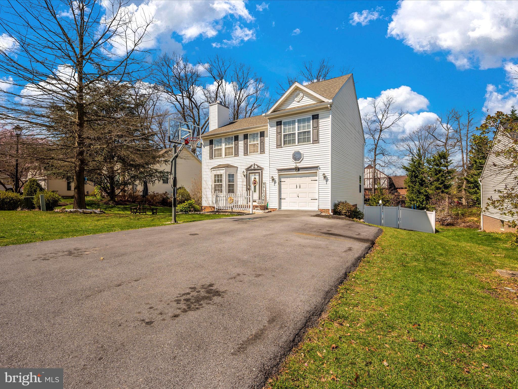 LAUREL RIDGE - Residential