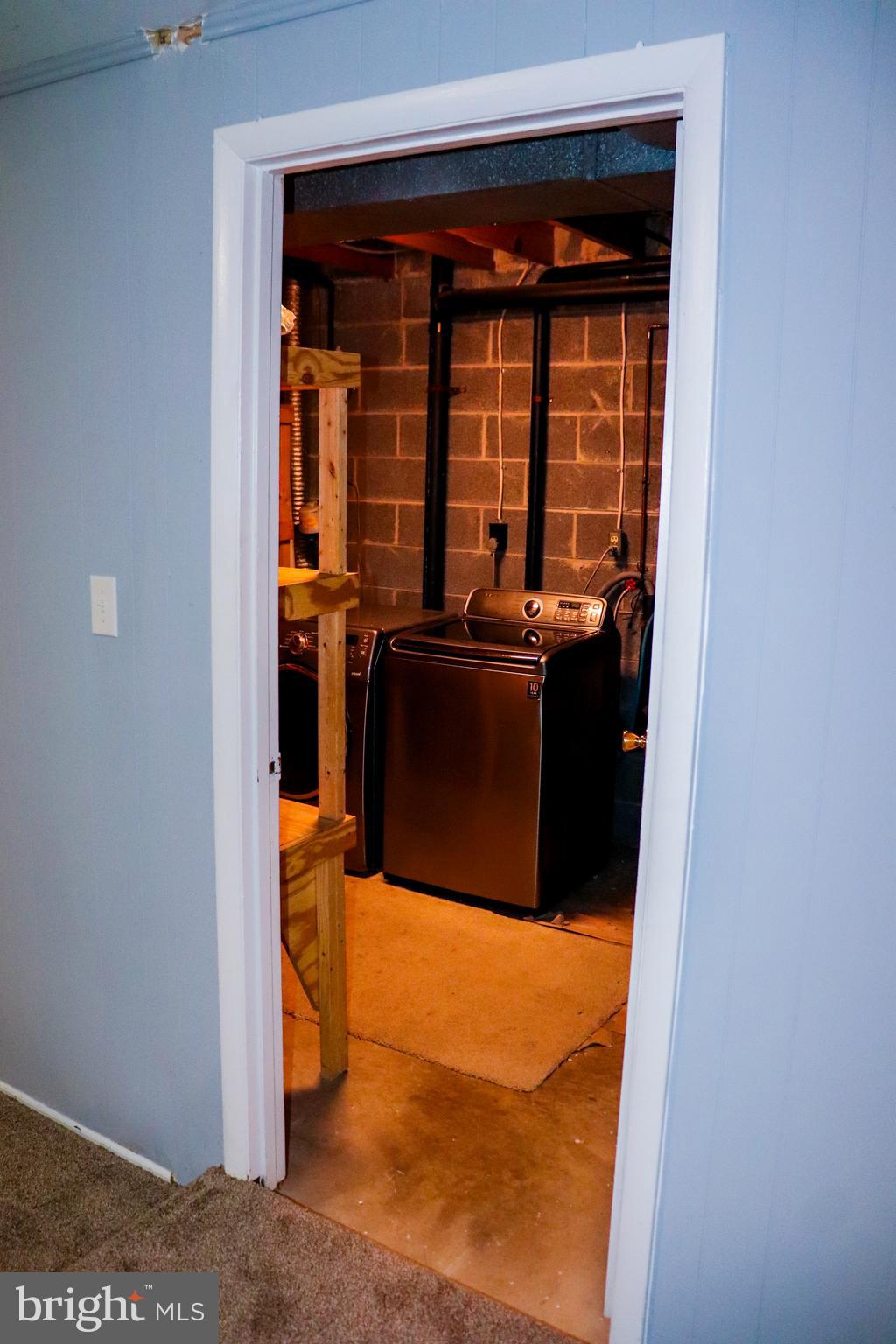 WHISKEY BOTTOM - Residential