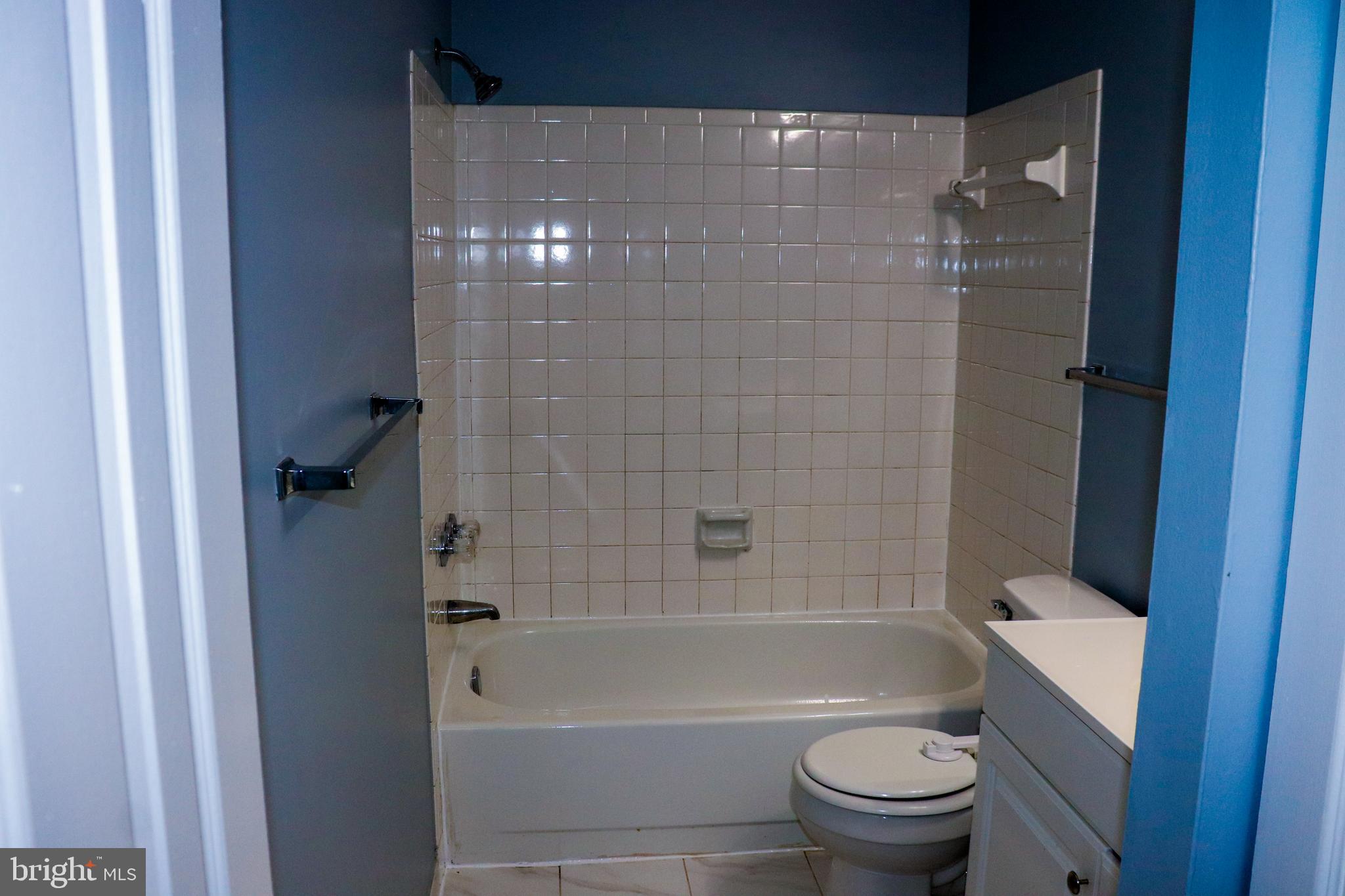 WHISKEY BOTTOM - Residential