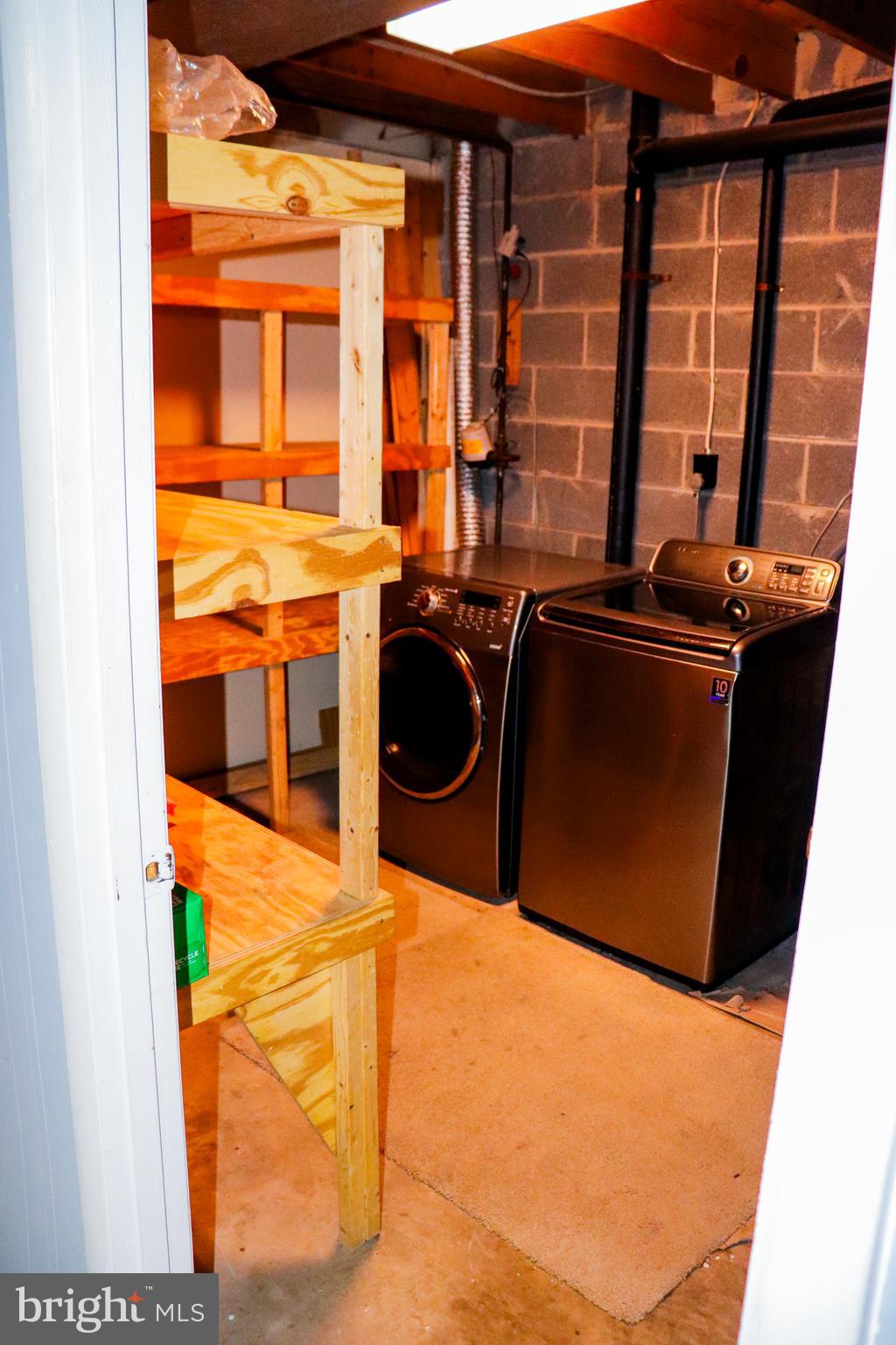 WHISKEY BOTTOM - Residential