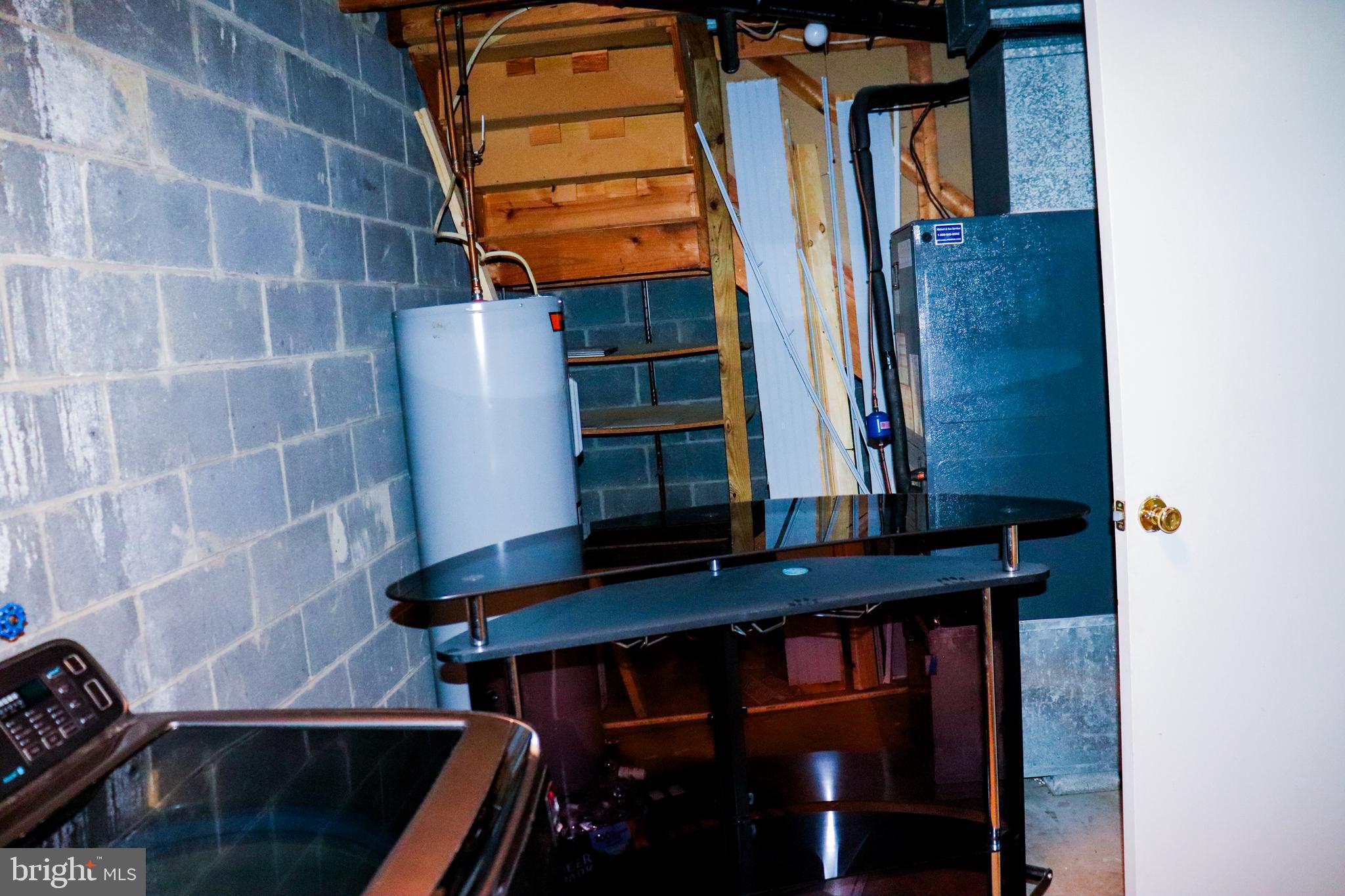 WHISKEY BOTTOM - Residential