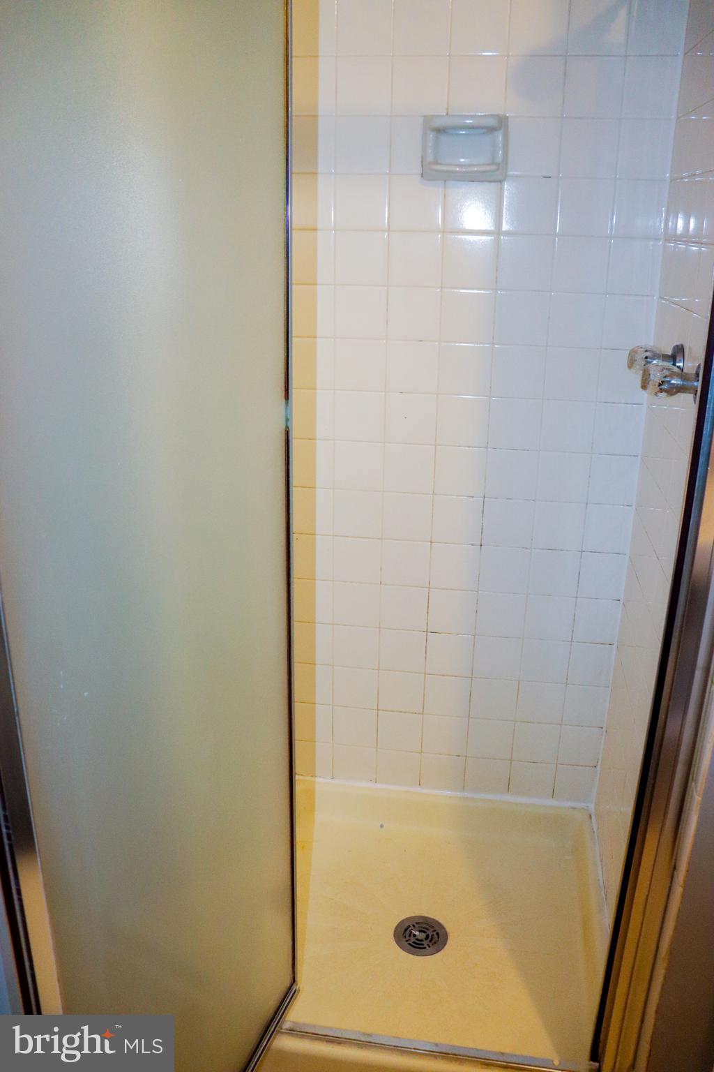 WHISKEY BOTTOM - Residential