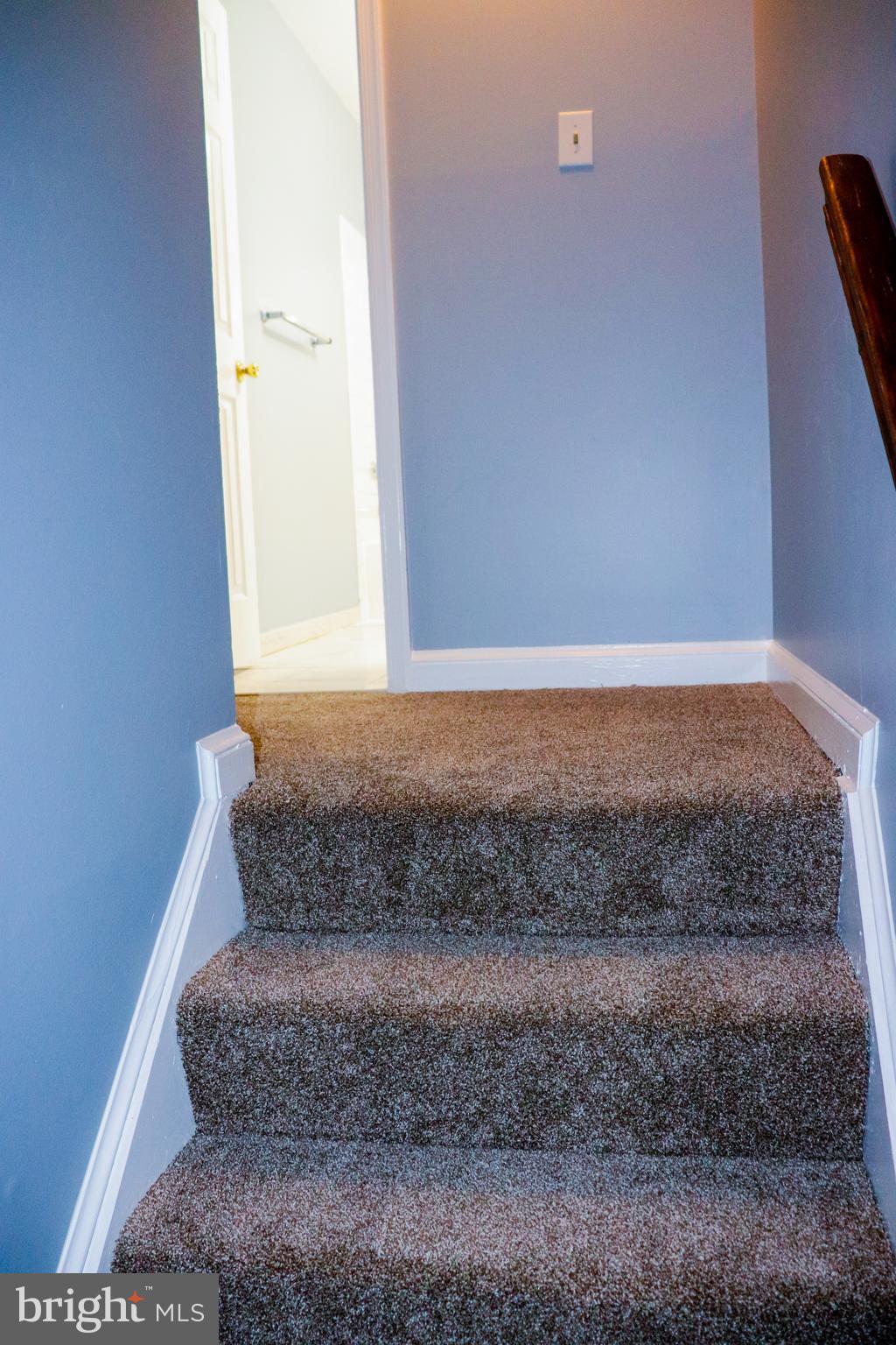 WHISKEY BOTTOM - Residential