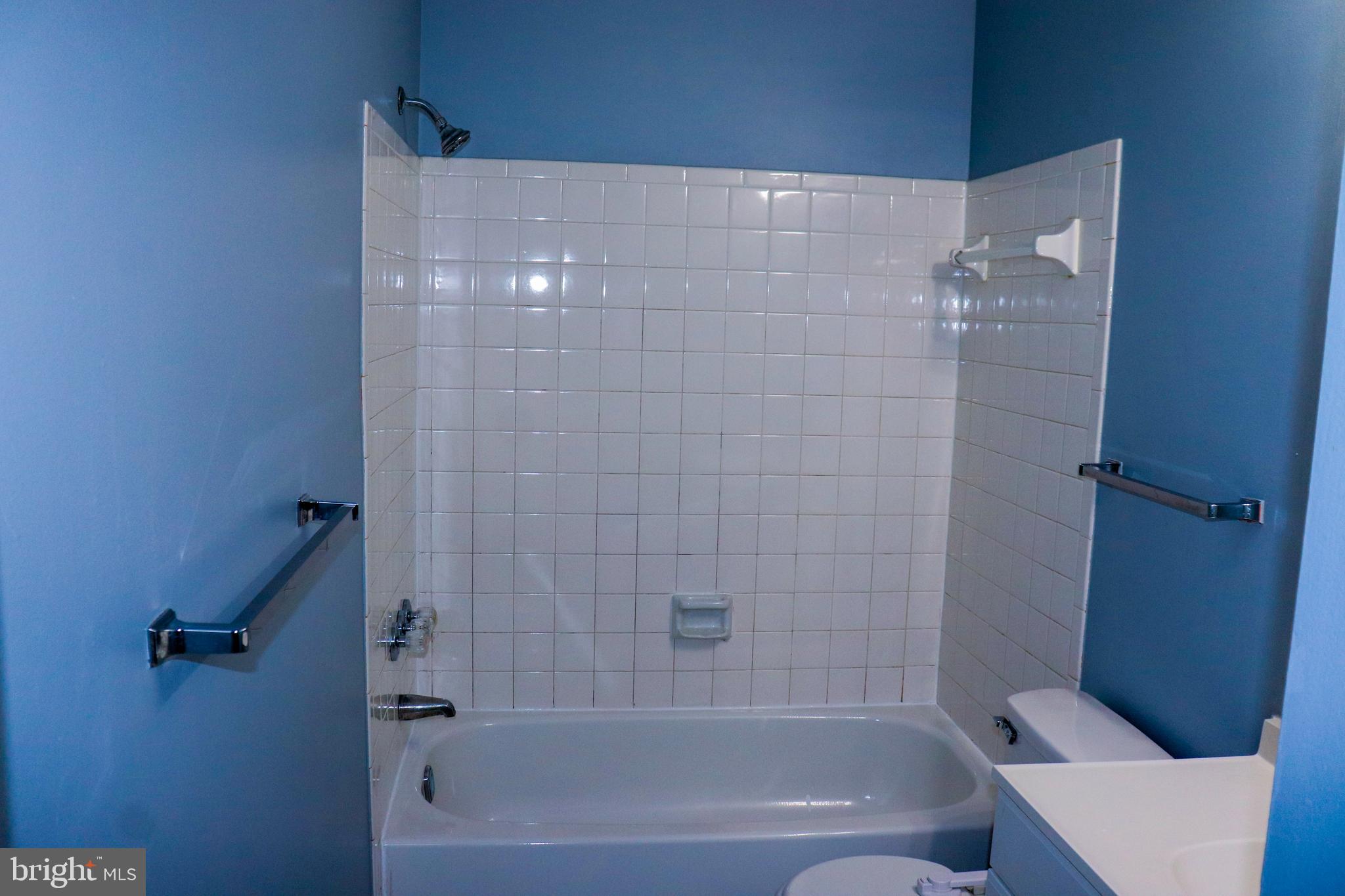 WHISKEY BOTTOM - Residential