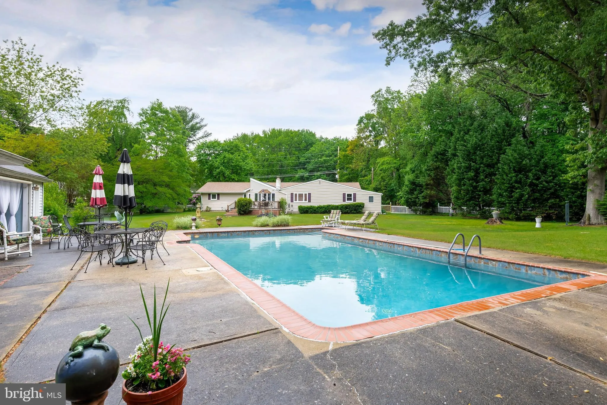 Carneys Point, New Jersey 08069, United States, 5 Bedrooms Bedrooms, ,3 BathroomsBathrooms,Residential,Active,127787