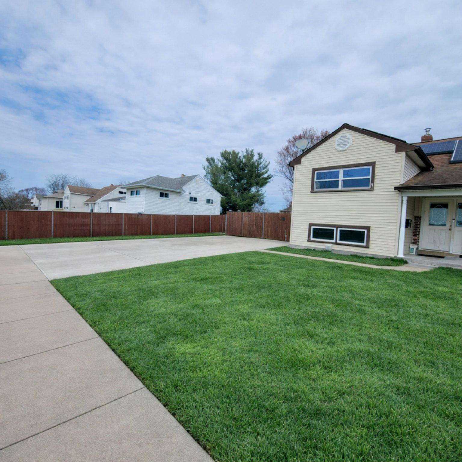 12 MACKAY LANE