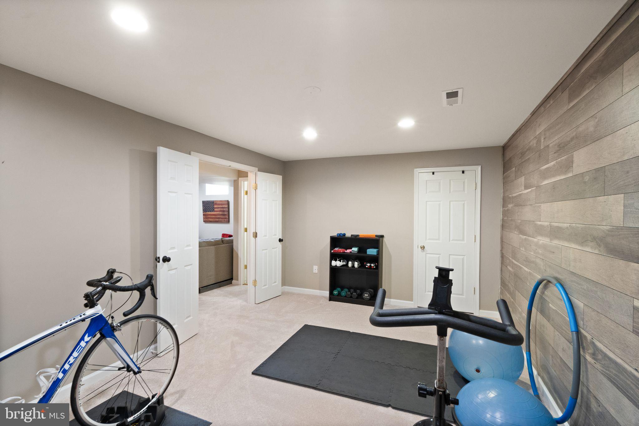 SHEFFIELD MANOR - Residential