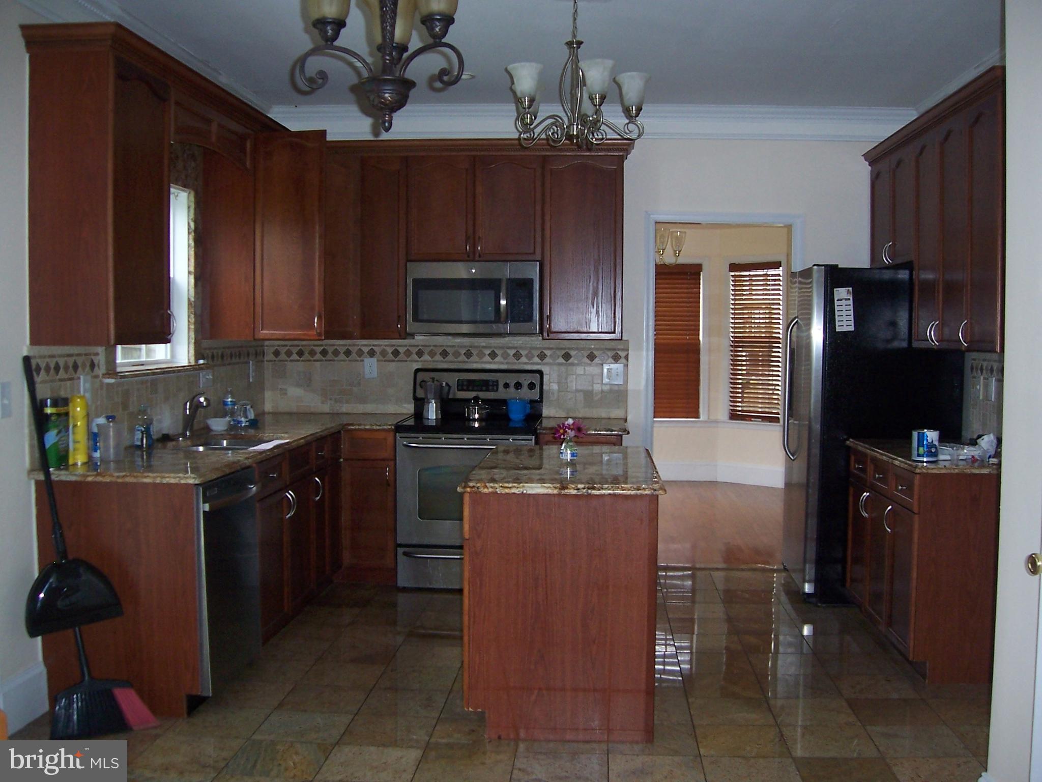 BENTWOOD ESTATES - Residential Lease