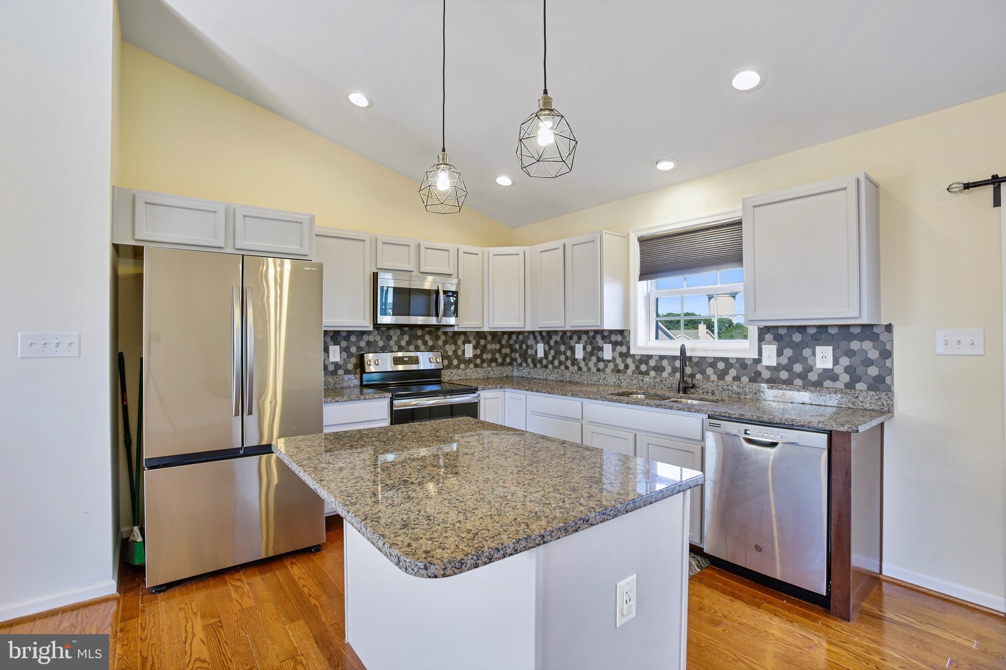 HERITAGE HILLS - Residential