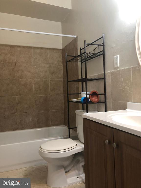 TEMPLE UNIVERSITY - Residential Lease
