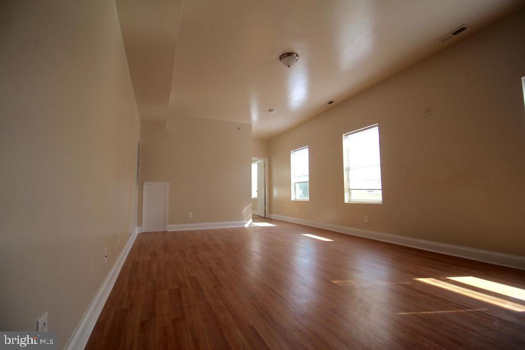 TEMPLE UNIVERSITY - Residential Lease