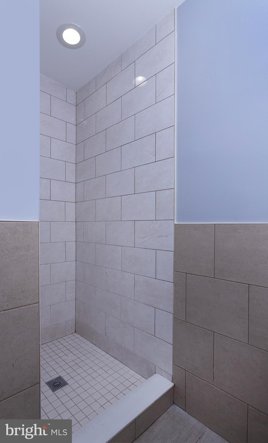 HARRISBURG CITY - Residential Lease