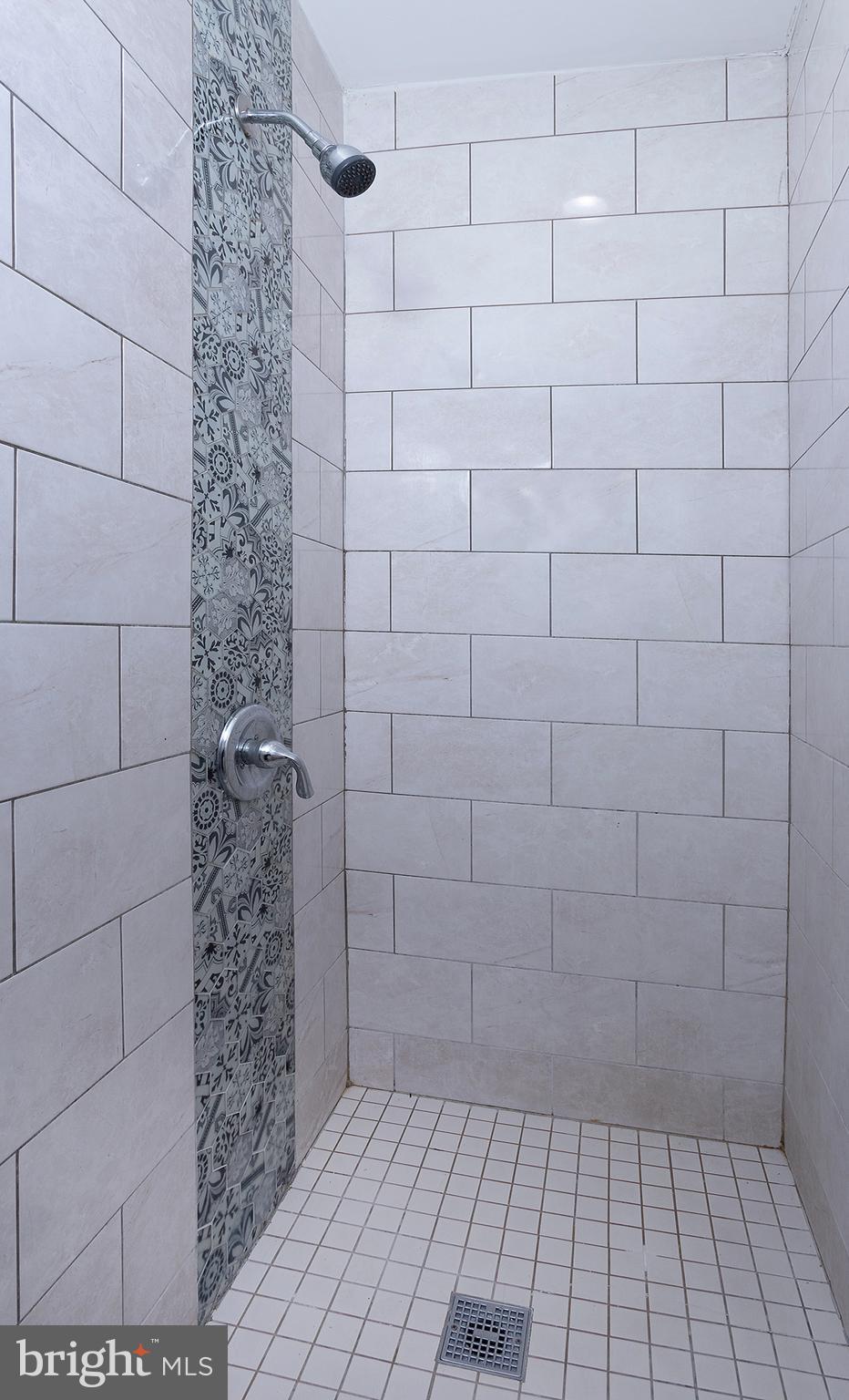 HARRISBURG CITY - Residential Lease