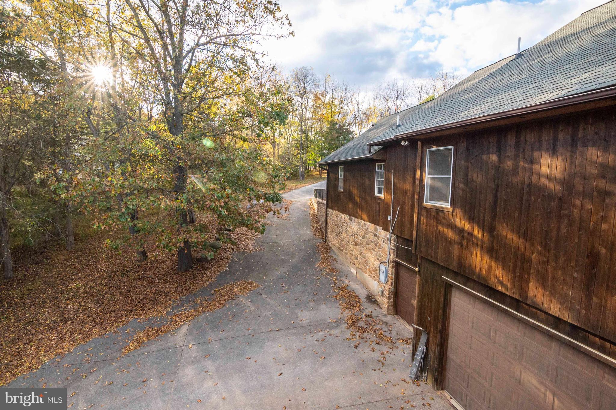 THUNDERBIRD FARM - Residential