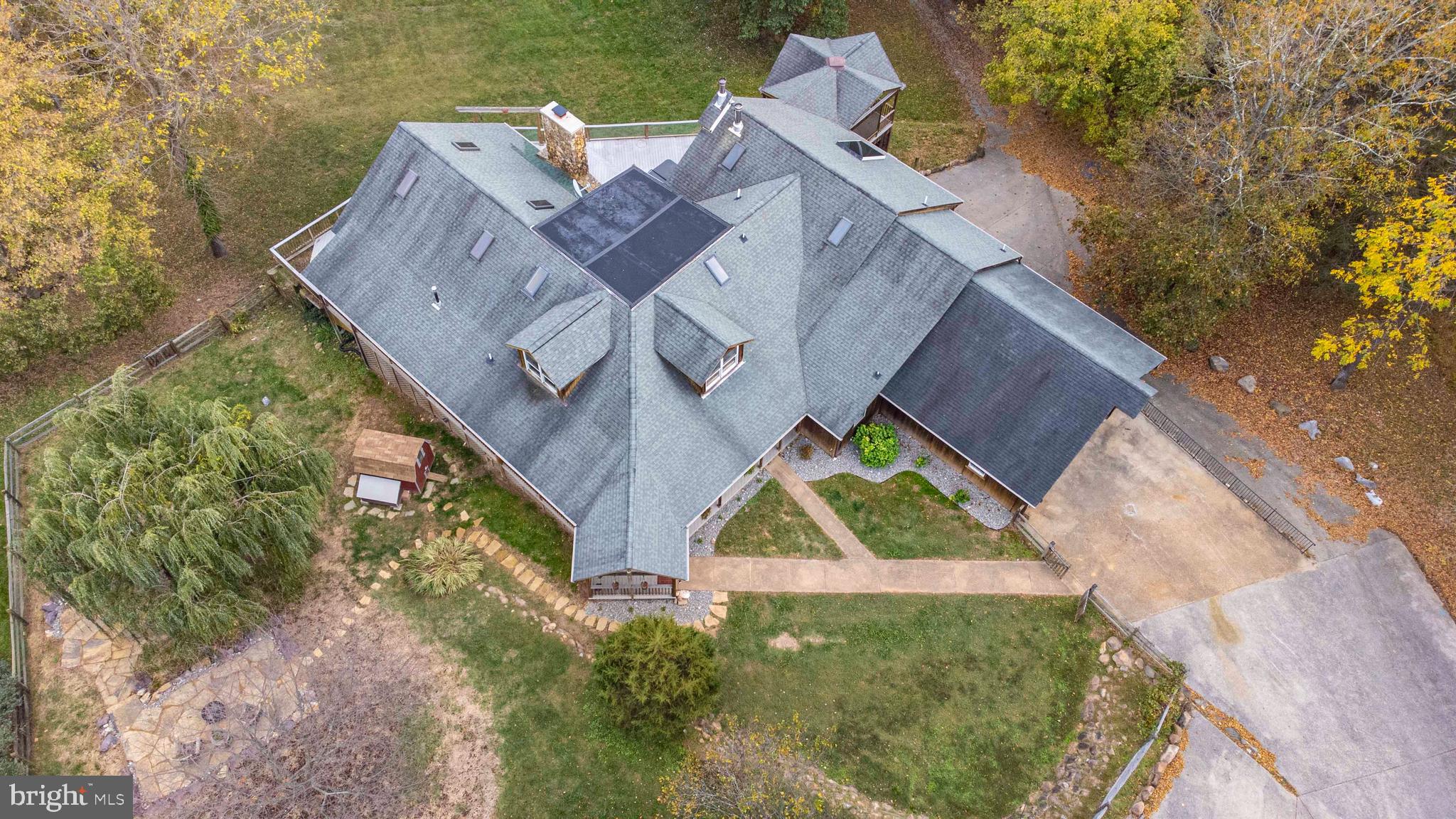 THUNDERBIRD FARM - Residential