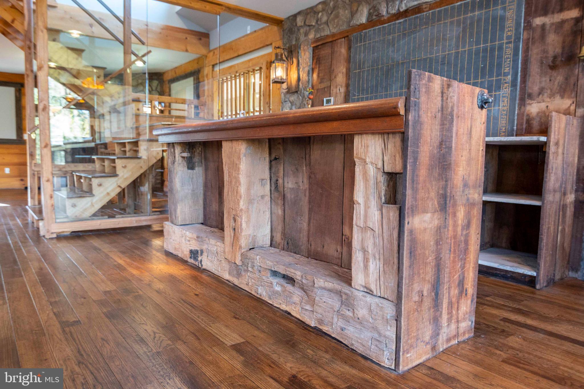 THUNDERBIRD FARM - Residential