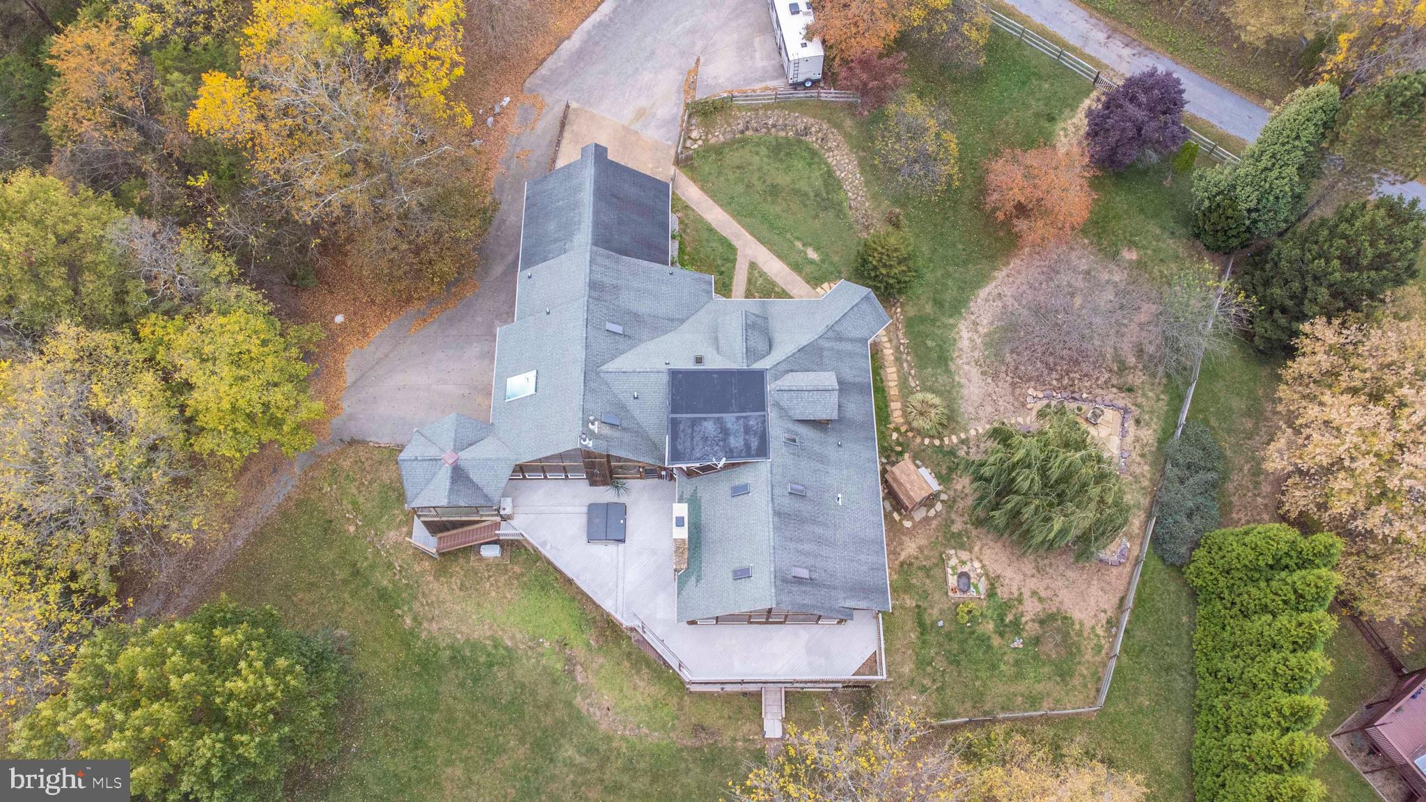 THUNDERBIRD FARM - Residential