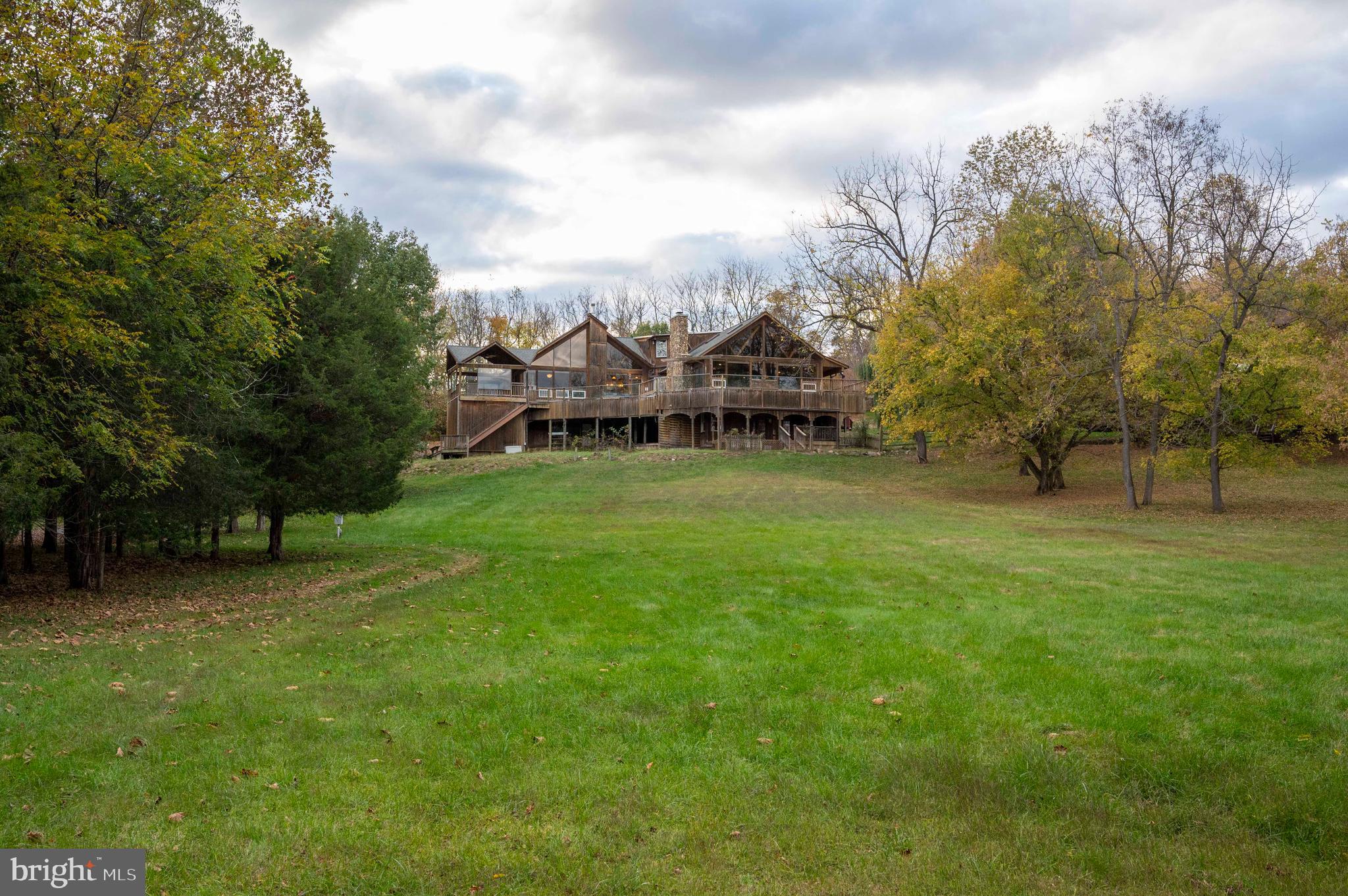 THUNDERBIRD FARM - Residential