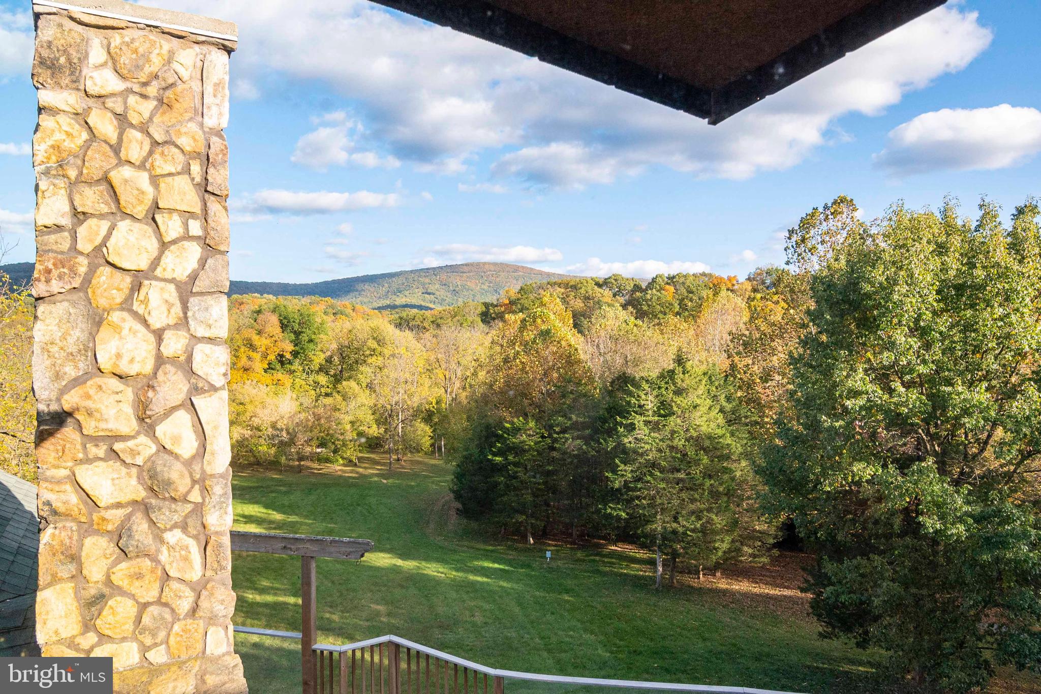 THUNDERBIRD FARM - Residential