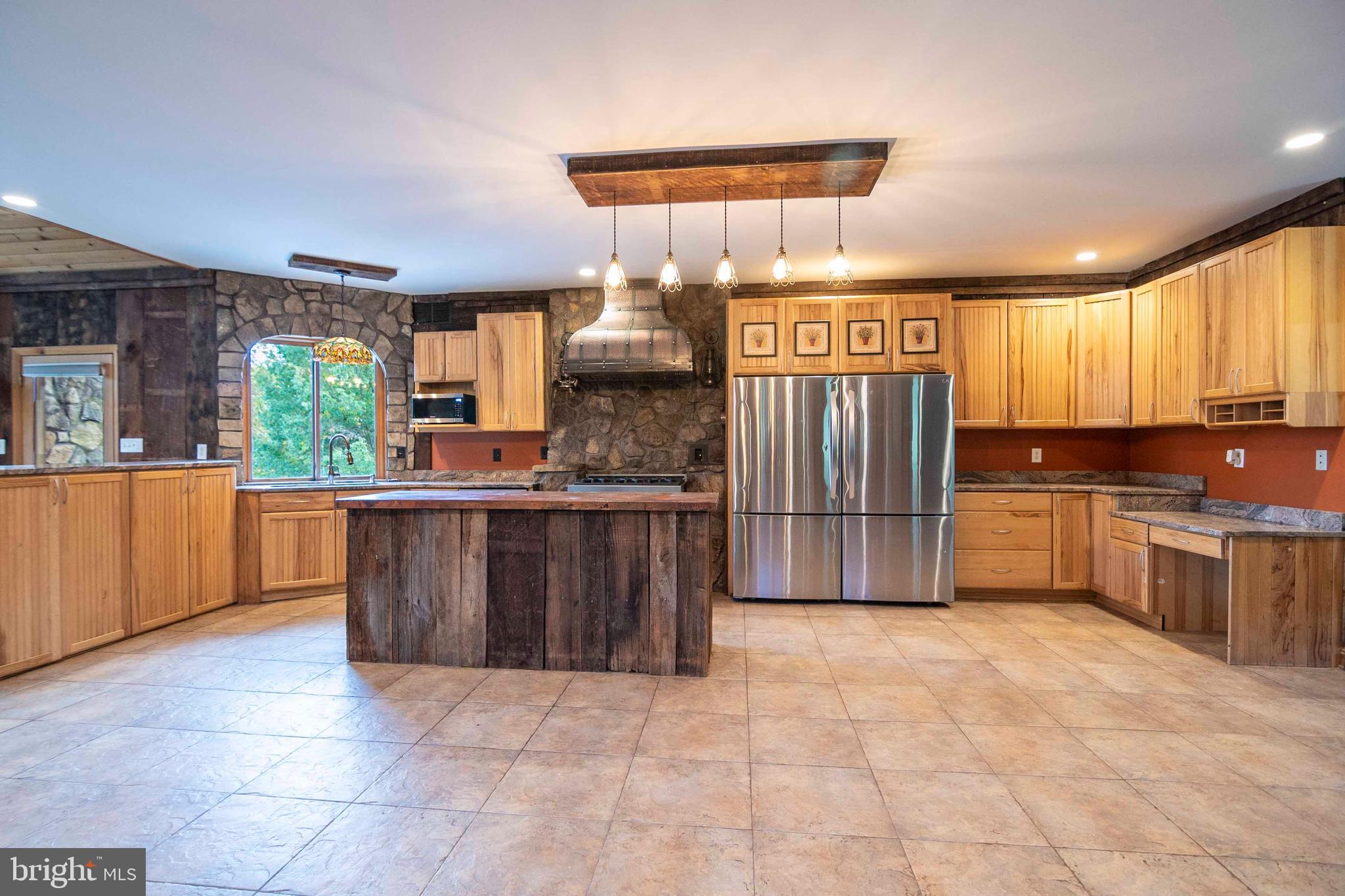 THUNDERBIRD FARM - Residential