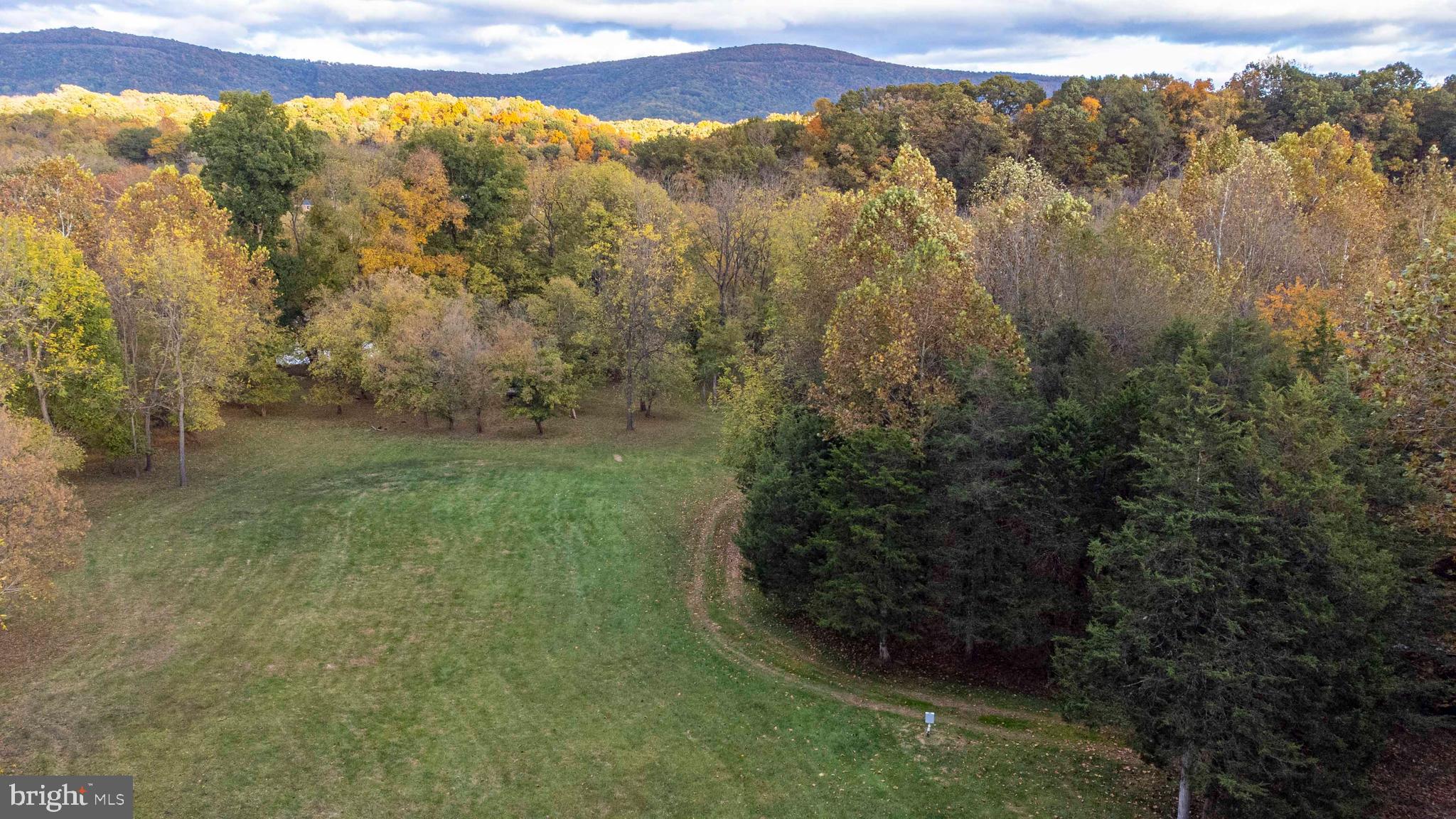 THUNDERBIRD FARM - Residential
