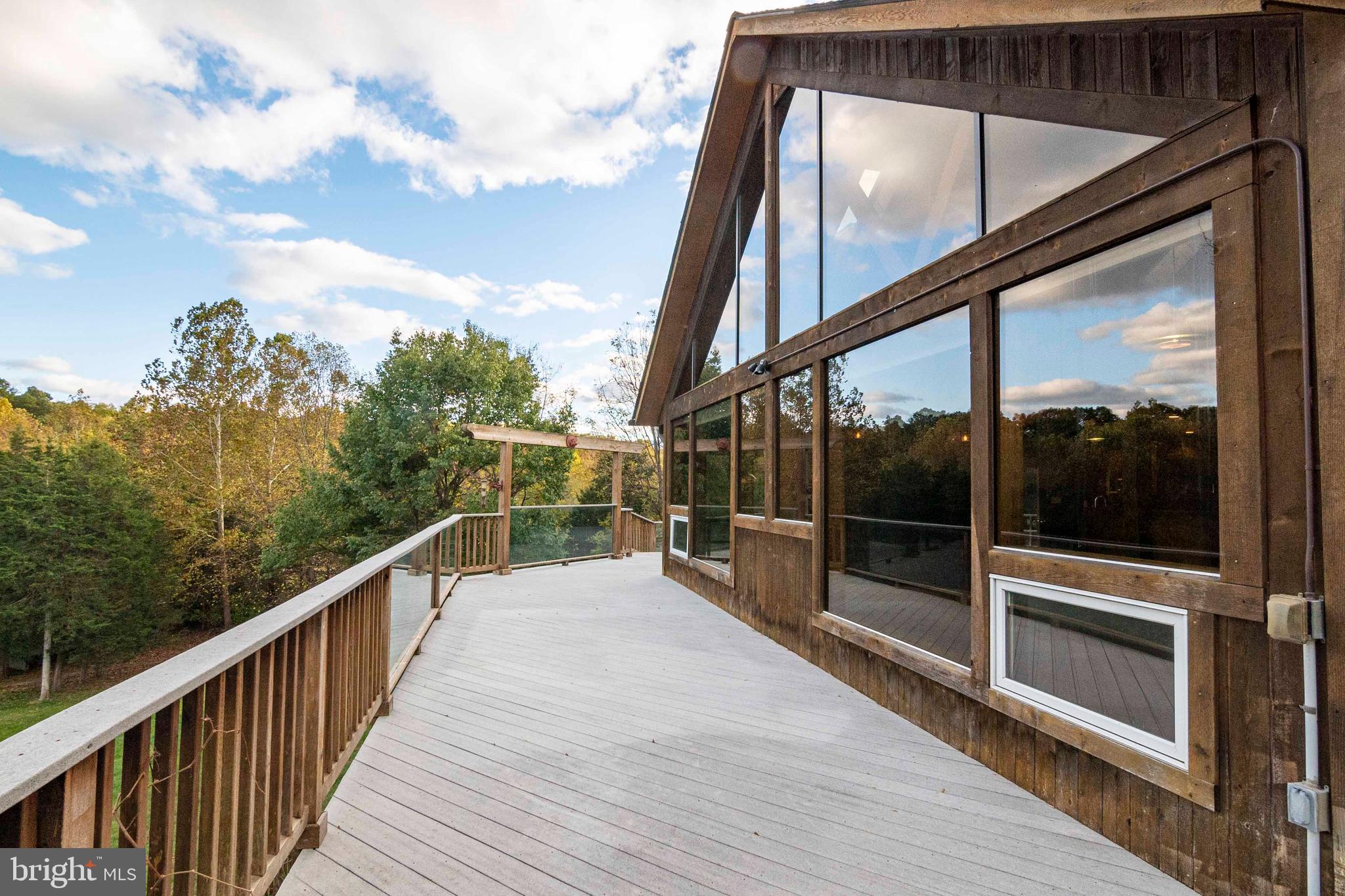 THUNDERBIRD FARM - Residential