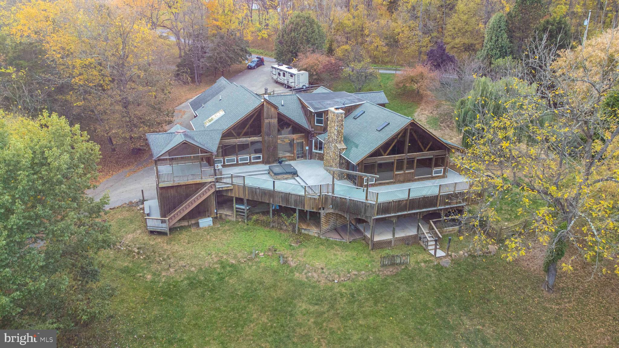 THUNDERBIRD FARM - Residential